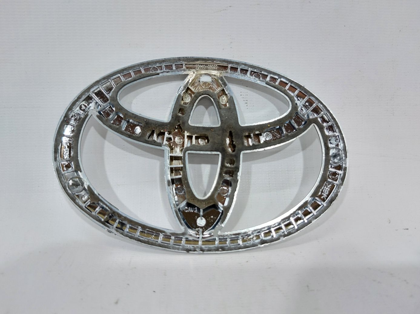 Sienna Емблема капота Toyota SIENNA 2014-2019 7544108020 Toyota SIENNA 3