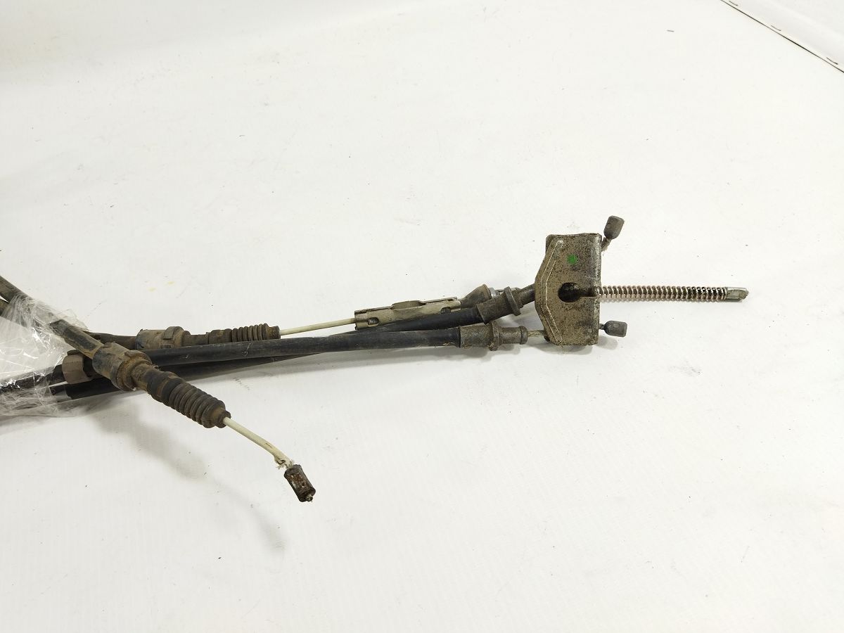 Fiesta Трос гальма стоянки лівий/правий Ford Fiesta 2011-2019 BE8Z2853A Ford Fiesta 3