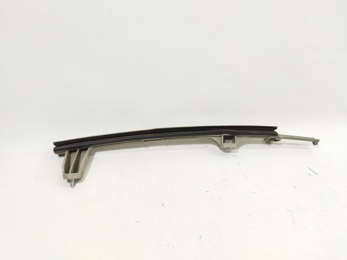 Sorento. Направляющая стекла двери задней правой Kia Sorento 2011-2015 835202P000 Kia Sorento