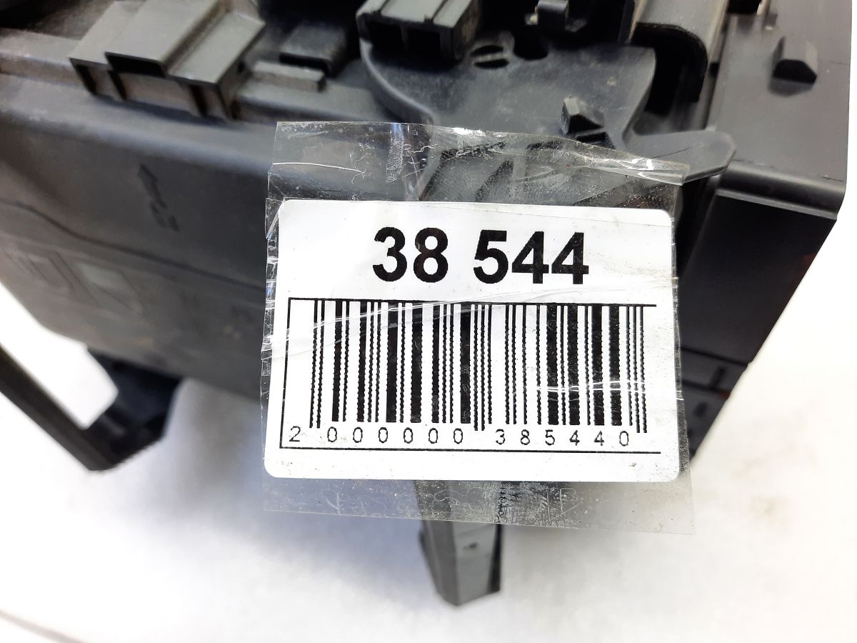 Malibu Корпус блоку запобіжників Chevrolet Malibu 2018 84533822 Chevrolet Malibu 5