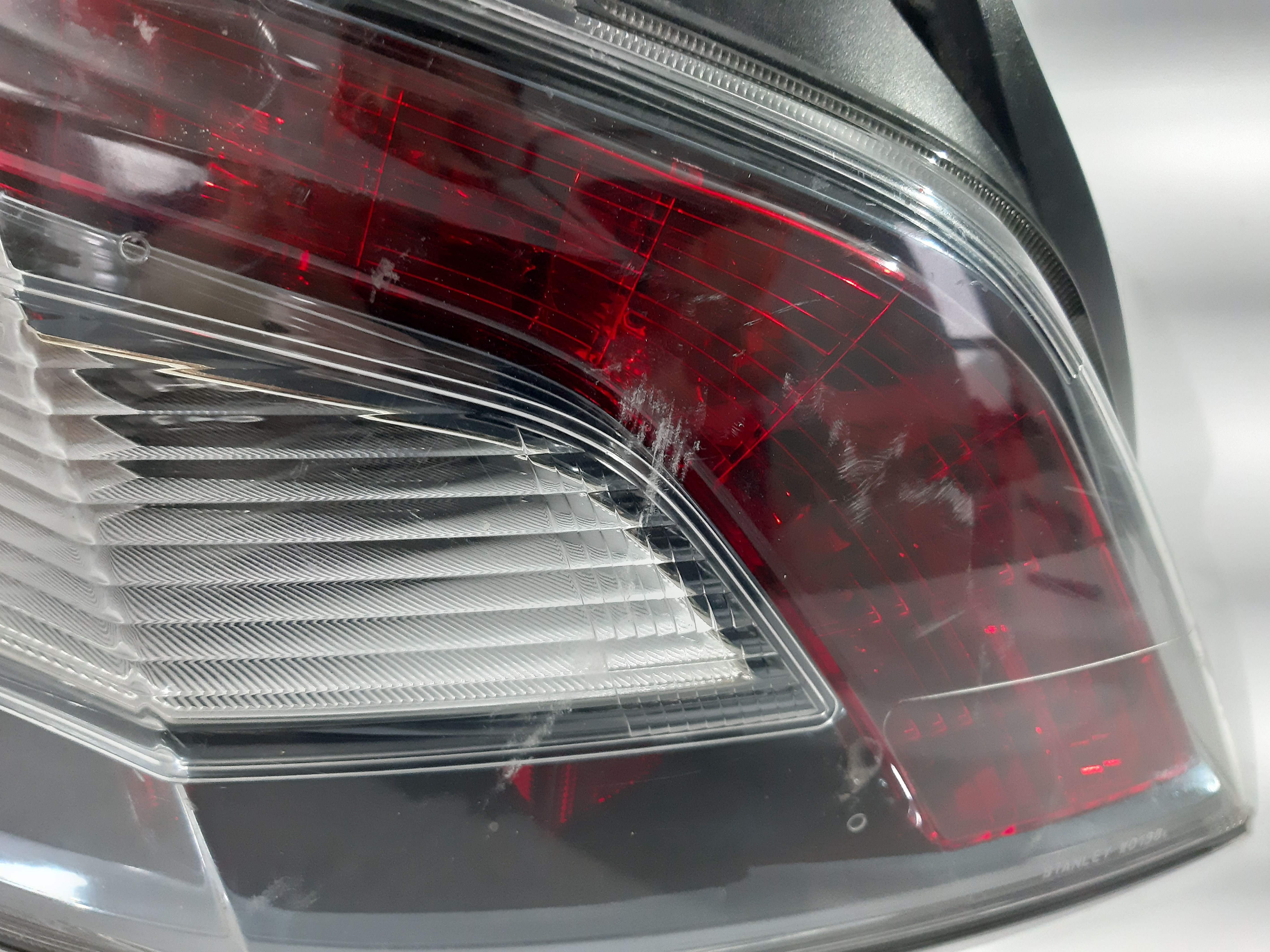 Maxima Ліхтар задній лівий Nissan Maxima 2009-2011 265559N00B Nissan Maxima 12