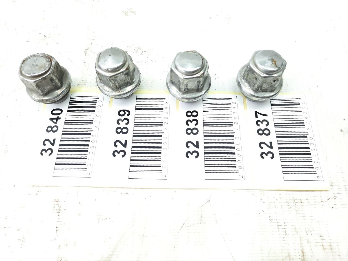 Товари з дефектами Гайка колісна Ford Fiesta sedan 2012-2021 ACPZ1012H Ford Fiesta sedan 5