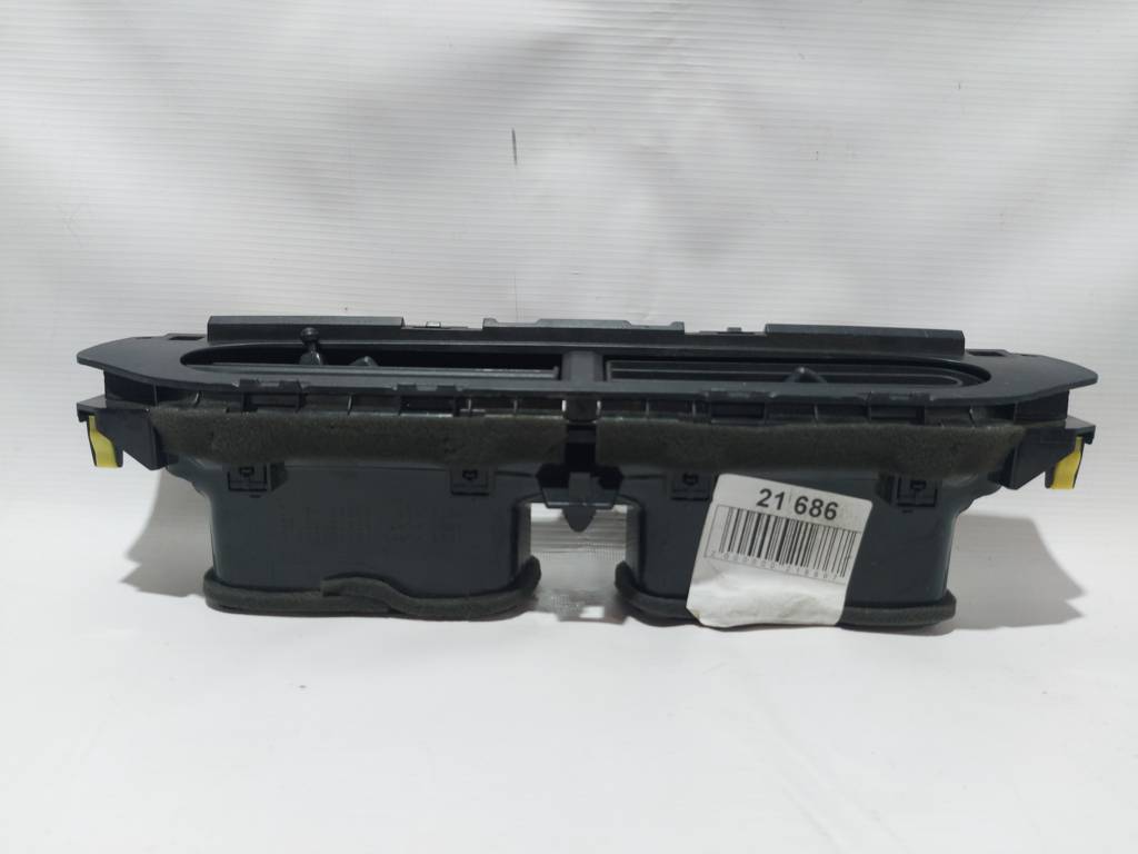 Prius c Повітропровід центральний Toyota Prius C 2012 5567052120C0 Toyota Prius C 2