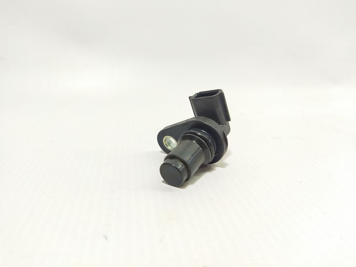Altima. Датчик положення распредвала лівий/правий Nissan Altima 2014-2018 23731JA11B Nissan Altima