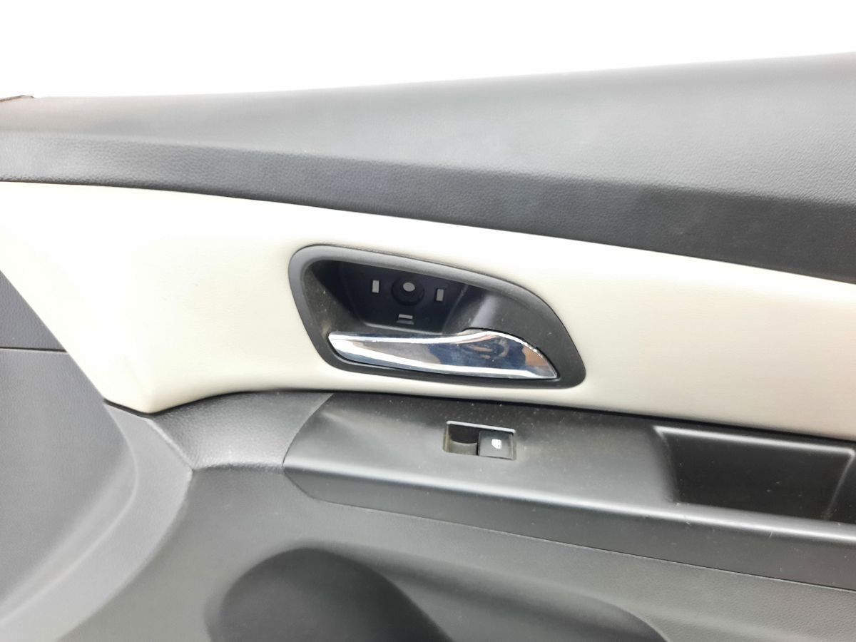 Cruze Карта двери передней правой (черная) кожа Chevrolet Cruze 2011-2014 95319536 Chevrolet Cruze 4