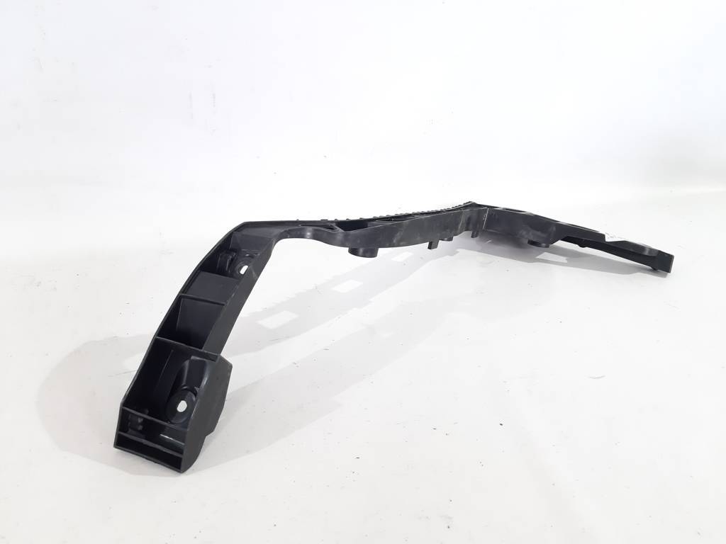 Passat Кріплення заднього бампера праве надламане кріплення, немає частини Volkswagen Passat 2012-2015 561807394F Volkswagen Passat 8 Passat Кріплення заднього бампера праве надламане кріплення, немає частини Volkswagen Passat 2012-2015 561807394F Volkswagen Passat 8