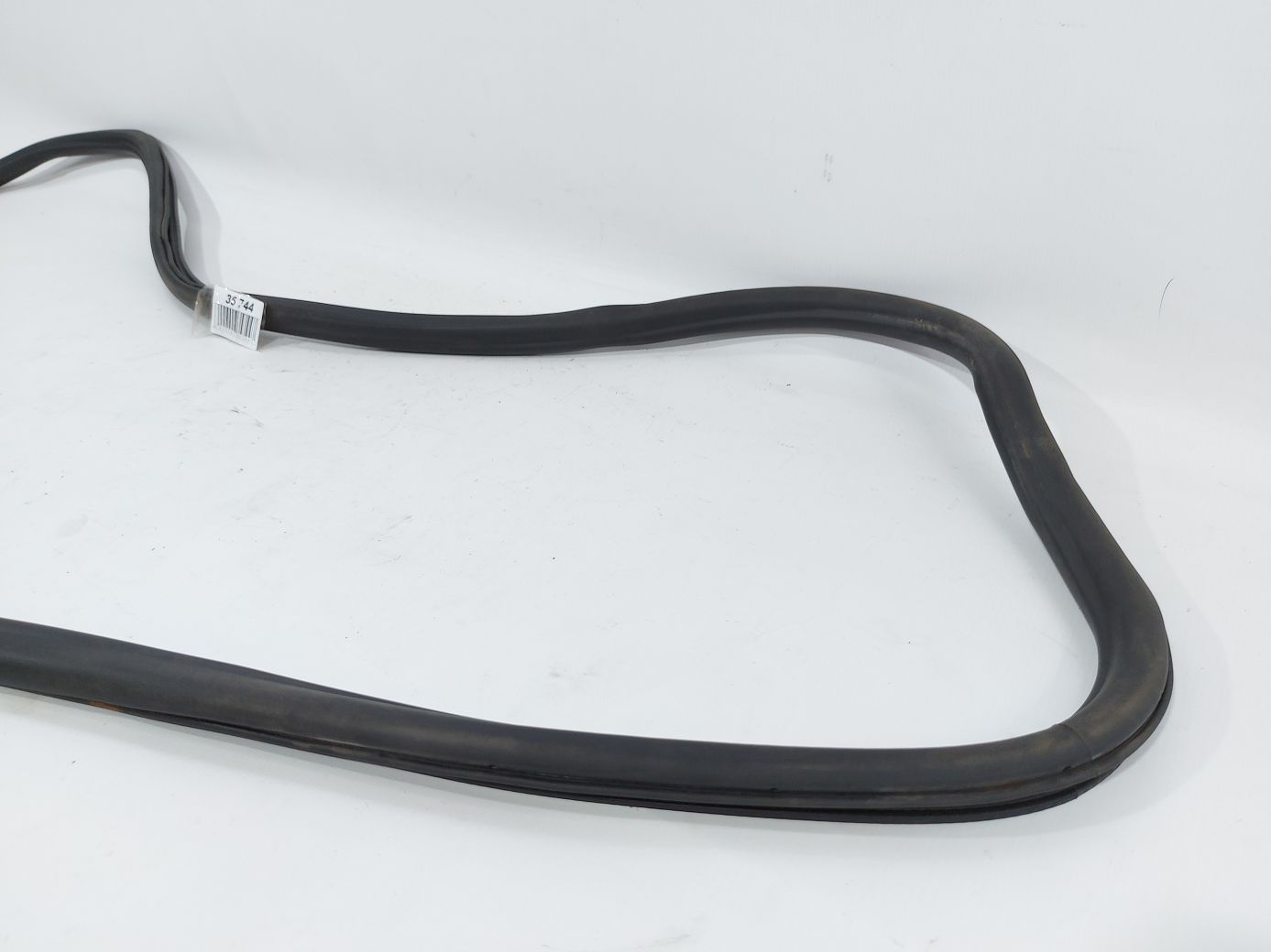 Trax Уплотнительная резинка проёма двери задней левой/правой Chevrolet Trax 2015-2021 94550170 Chevrolet Trax 2 Trax Уплотнительная резинка проёма двери задней левой/правой Chevrolet Trax 2015-2021 94550170 Chevrolet Trax 2