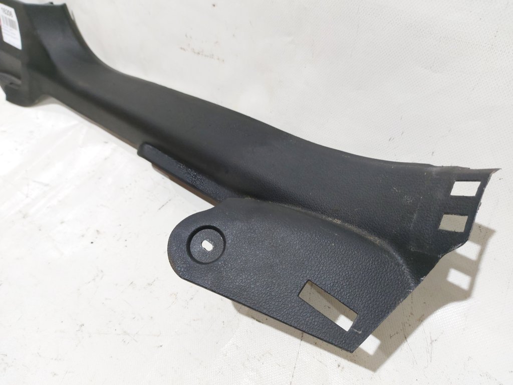 Passat s Обшивка порога внутрішня права Volkswagen Passat S 2012-2019 561853372C82V Volkswagen Passat S 18