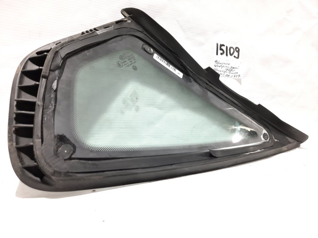 Passat s. Форточка четверти задней правая Volkswagen Passat S 2012-2015 561845298JNVB Volkswagen Passat S