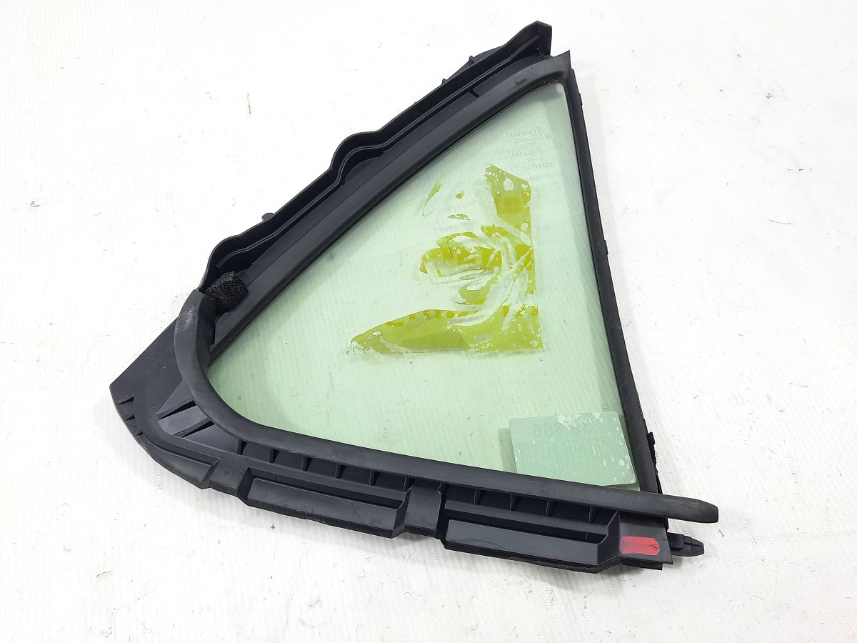 Prius Форточка (скло) двері задньої правої Toyota Prius 2012-2019 6812352190 Toyota Prius 3