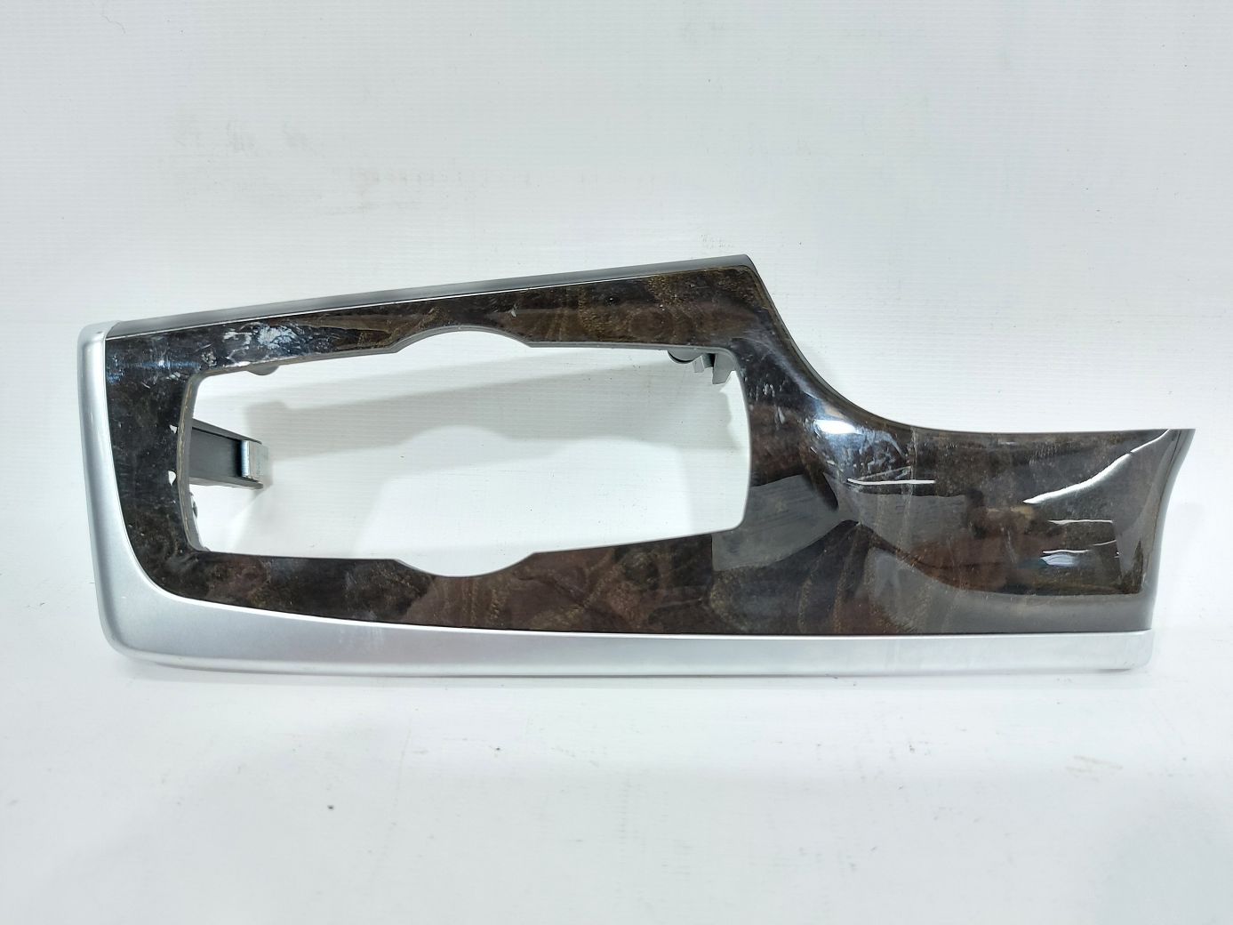 5 series. Молдинг торпеды центральный левый BMW 5 series 2011-2014 51459192941 BMW 5 series