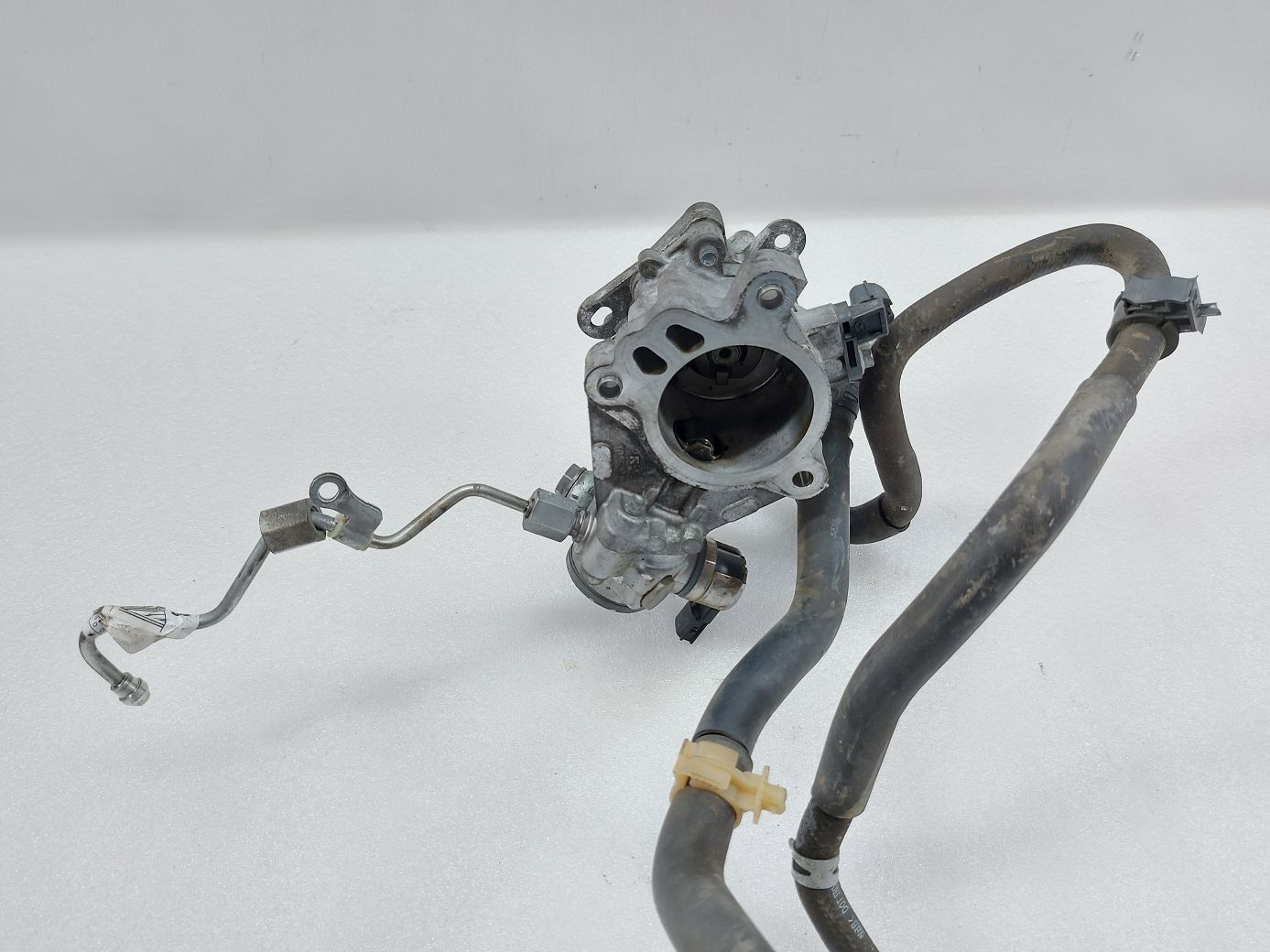 6 Вакуумний насос Mazda 6 2014-2021 PE0718G00B Mazda 6 3 6 Вакуумний насос Mazda 6 2014-2021 PE0718G00B Mazda 6 3