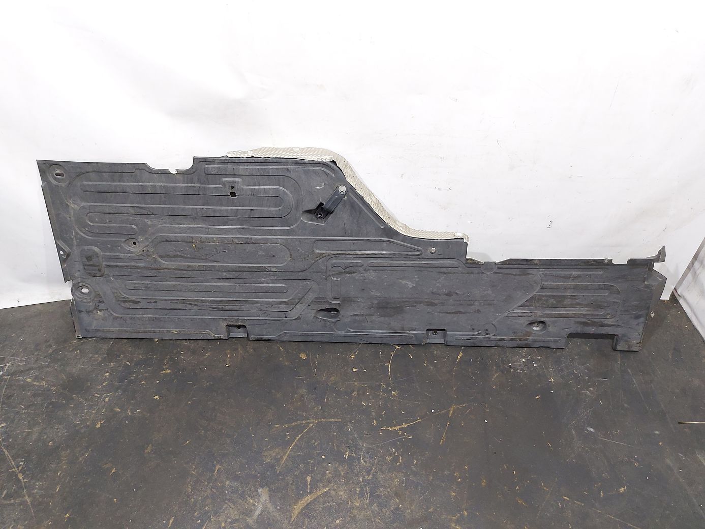 Xf. Захист днища центральний лівий Jaguar XF 2009-2015 C2Z26070 Jaguar XF Xf. Захист днища центральний лівий Jaguar XF 2009-2015 C2Z26070 Jaguar XF