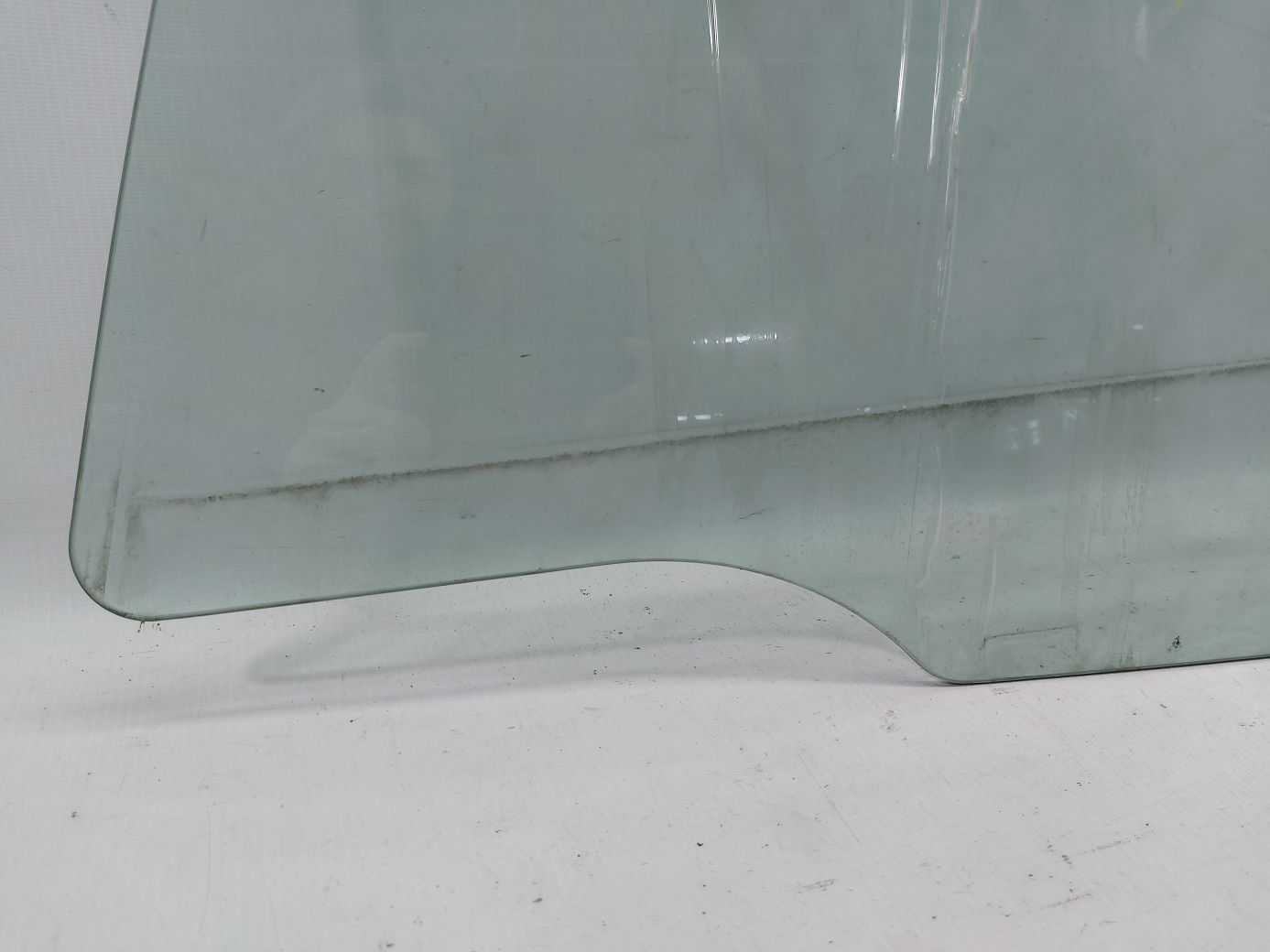 Focus Стекло двери передней левой Ford Focus 2012-2018 F1EZ5821411A Ford Focus 4