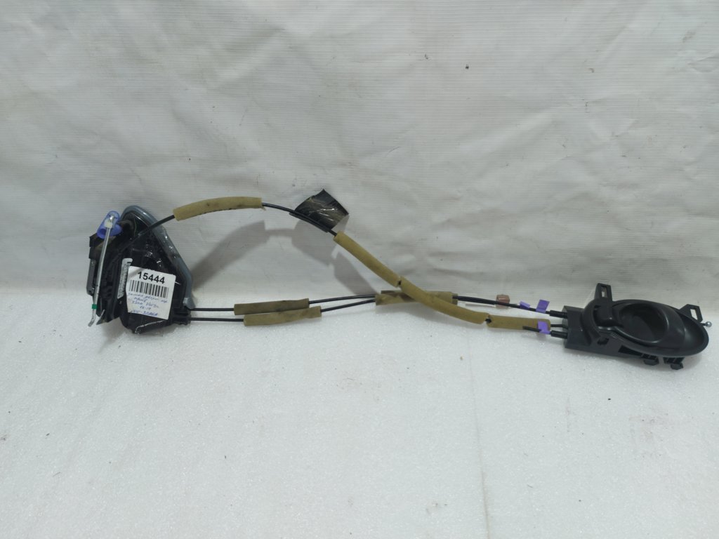 Versa. Замок двері передньої правої Nissan Versa 2012-2019 805003BA0A Nissan Versa