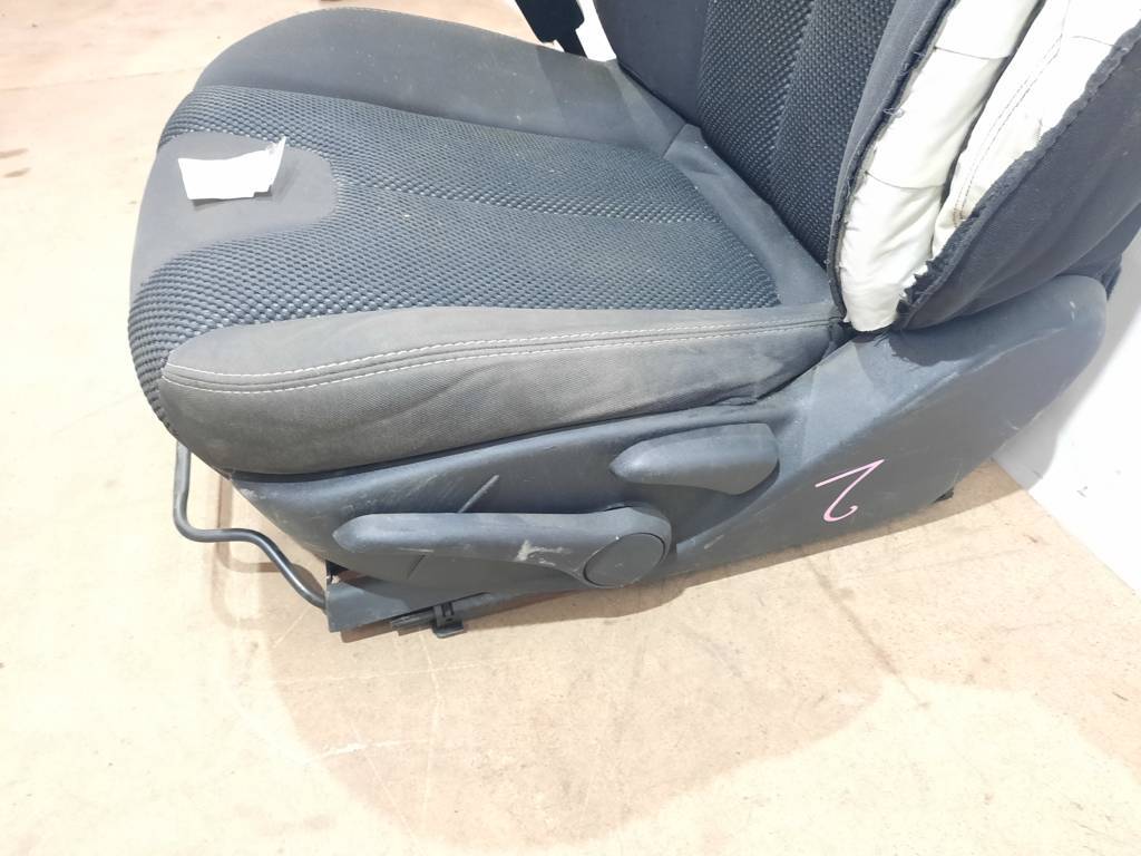 Dart Сидение водителя Dodge Dart 2014-2016 5LJ17DX9AB Dodge Dart 3