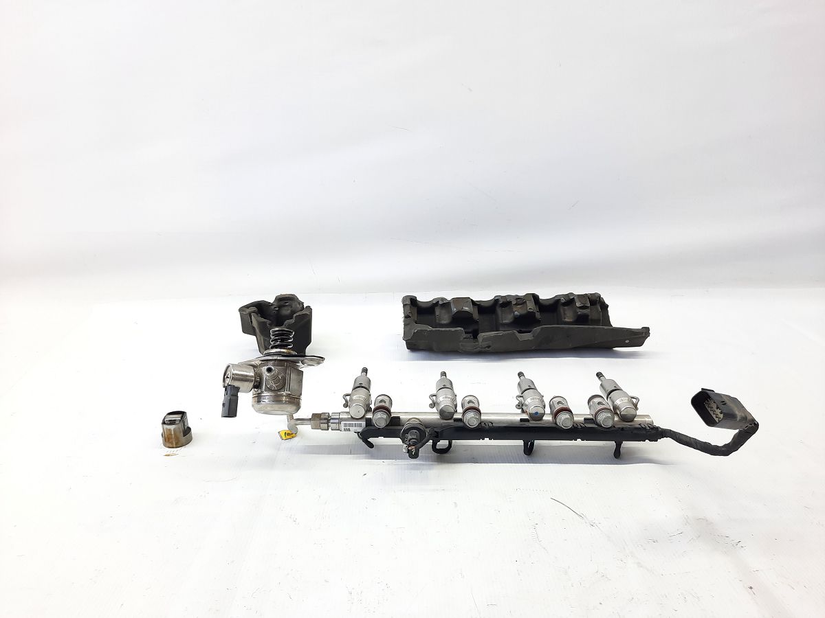Malibu. Паливна рейка Chevrolet Malibu 2013-2016 12689346 Chevrolet Malibu