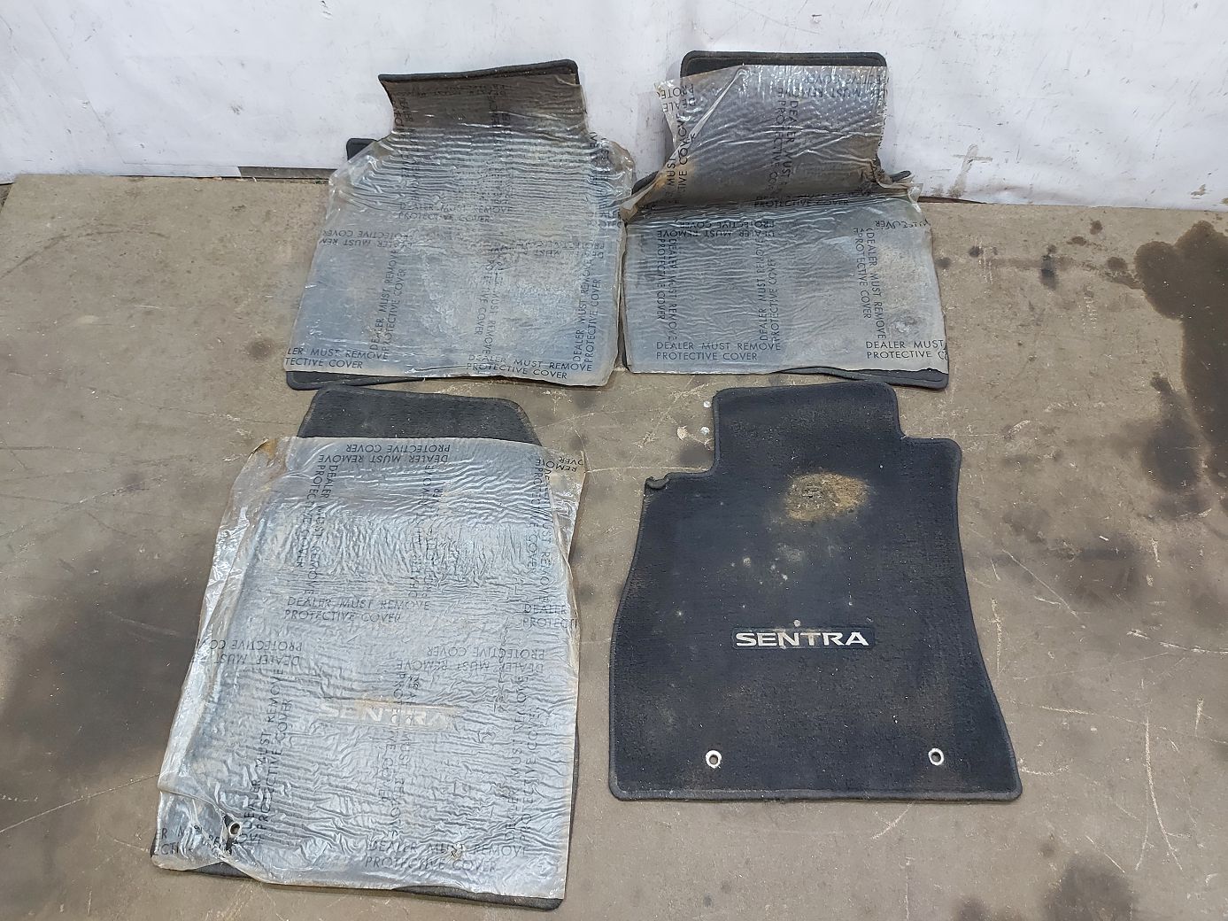 Sentra Килимки салону (к-кт) Nissan Sentra 2014-2021 999E2L2001 Nissan Sentra 4