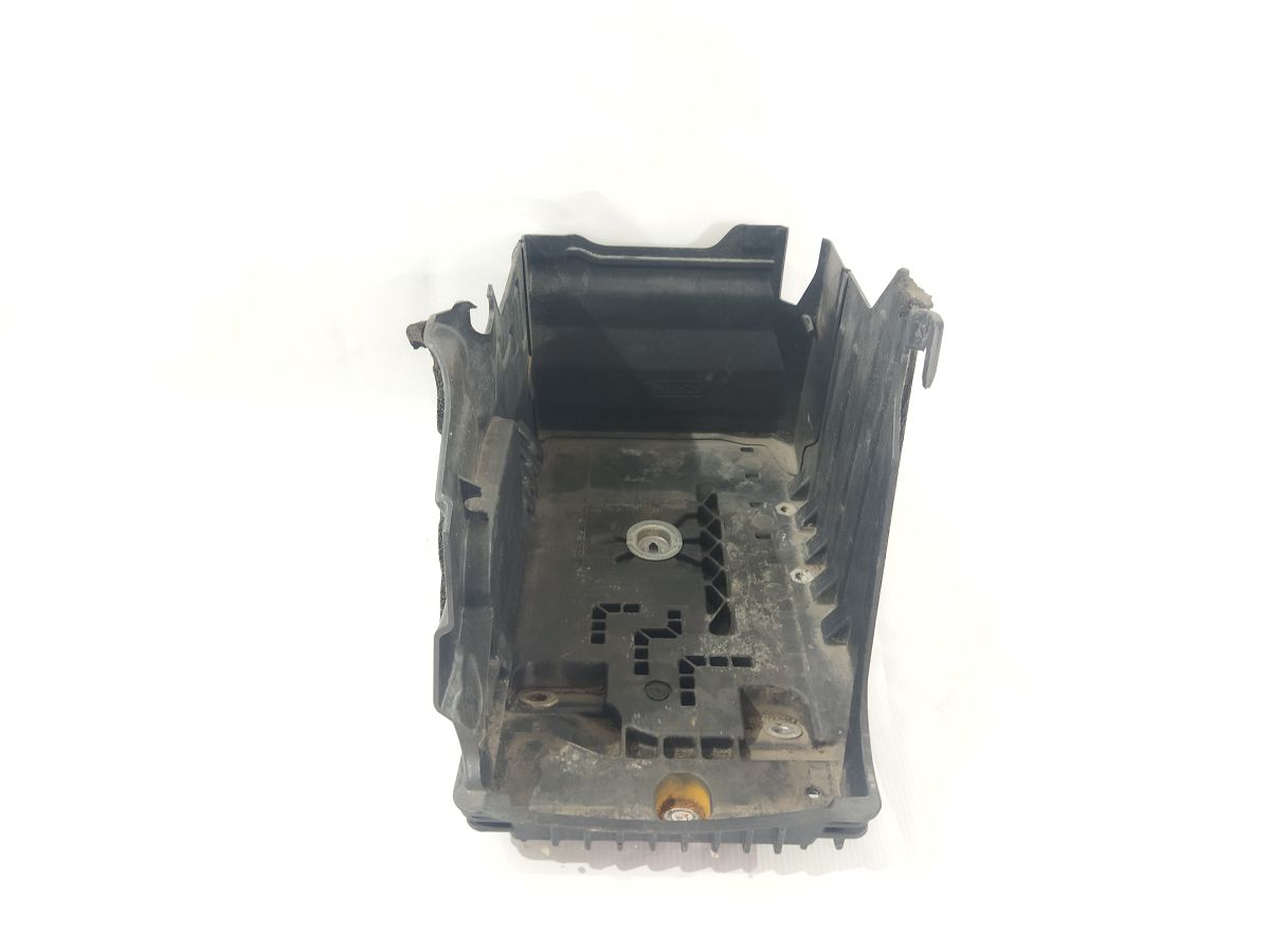 S60. Подіум АКБ Volvo S60 2012-2016 31299867 Volvo S60