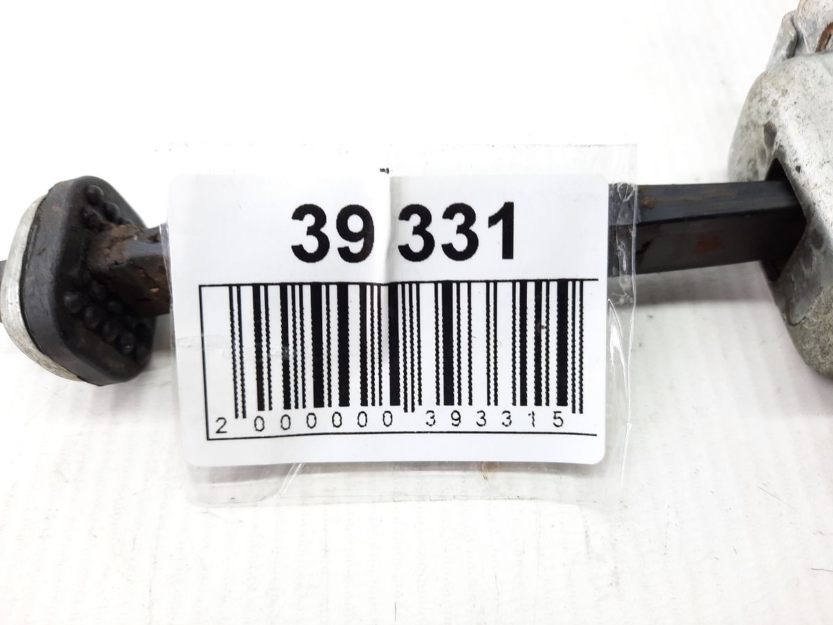 Trax Ограничитель двери задней правой/левой Chevrolet Trax 2015-2021 42467901 Chevrolet Trax 4