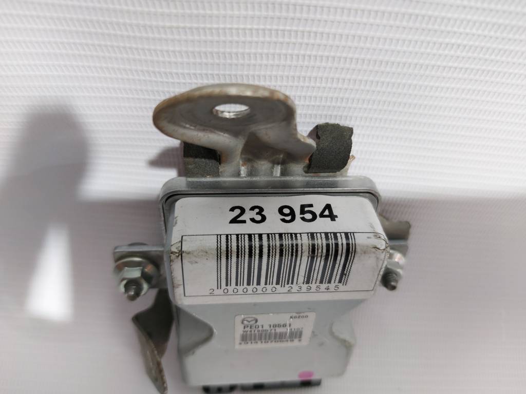 3. Блок управления топливной системой Mazda 3 2013-2019 PE0218561 Mazda 3