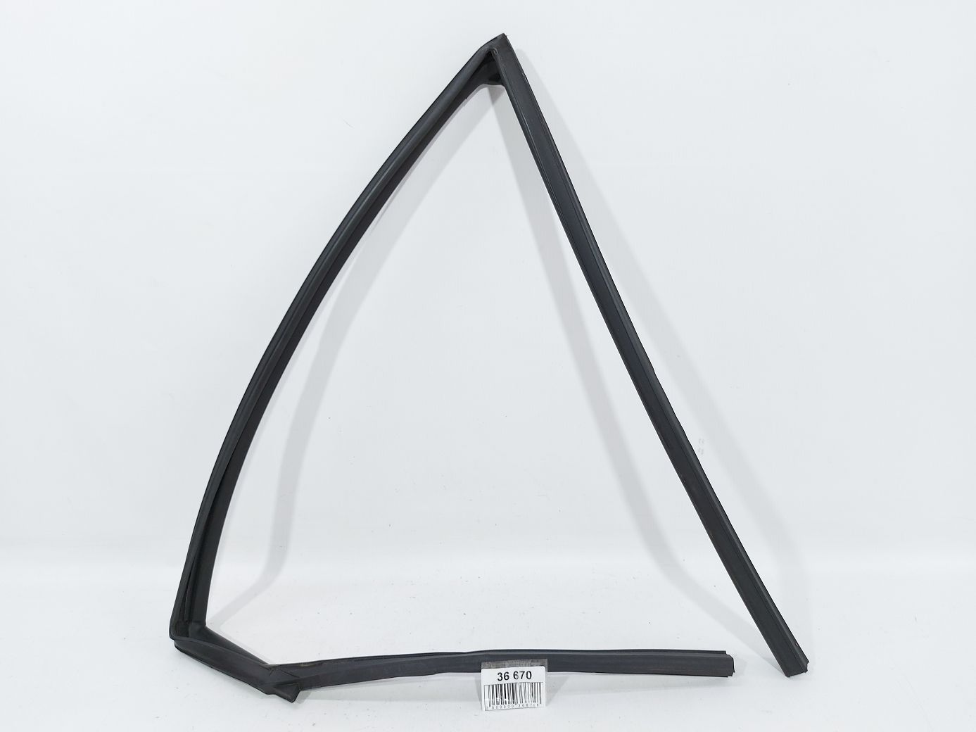 Forte. Направляющая стекла двери задней левой (солазки) Kia Forte 2014-2018 83510A7000 Kia Forte