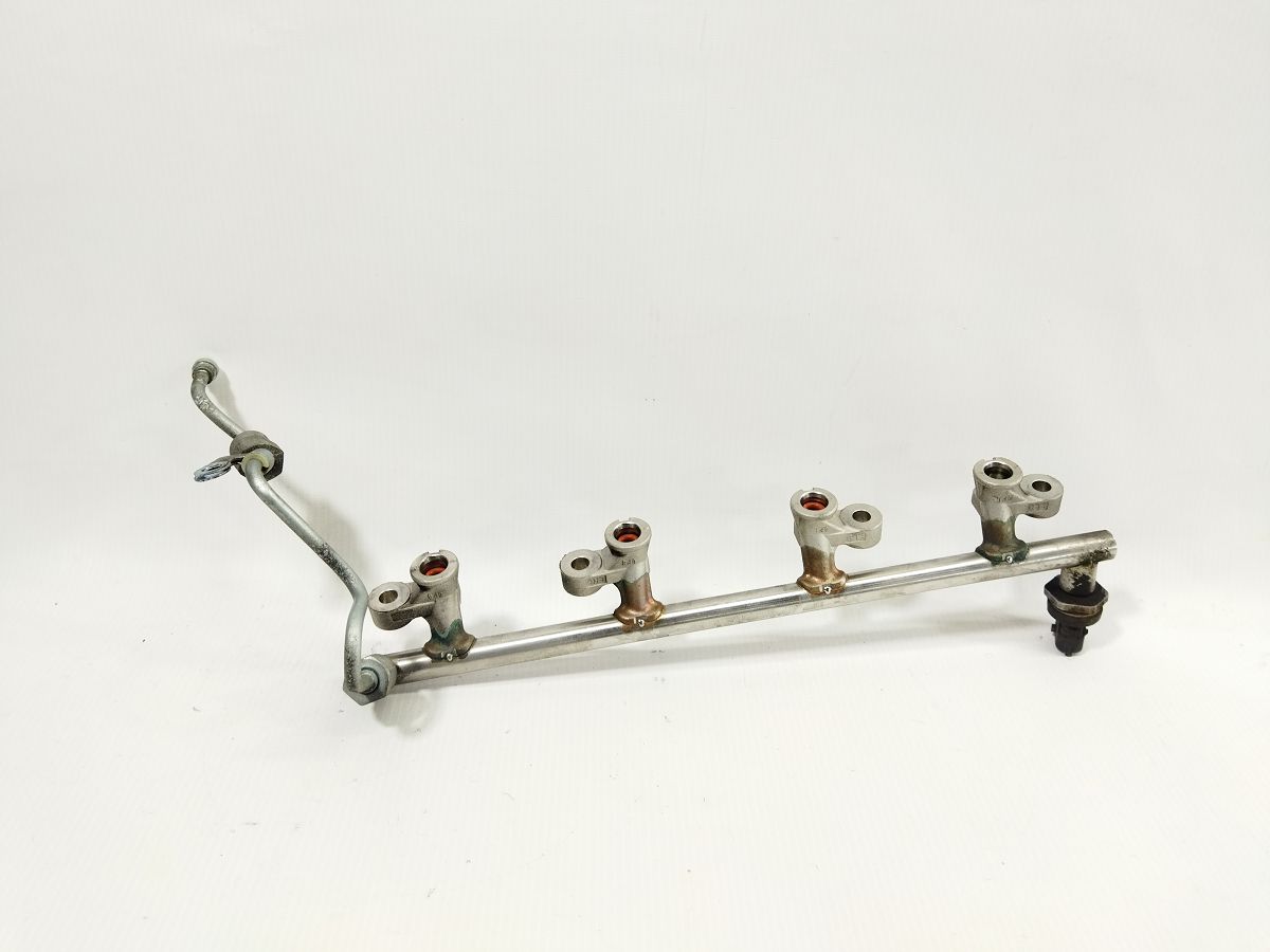 3. Топливная рейка Mazda 3 2014-2018 PE0113150 Mazda 3