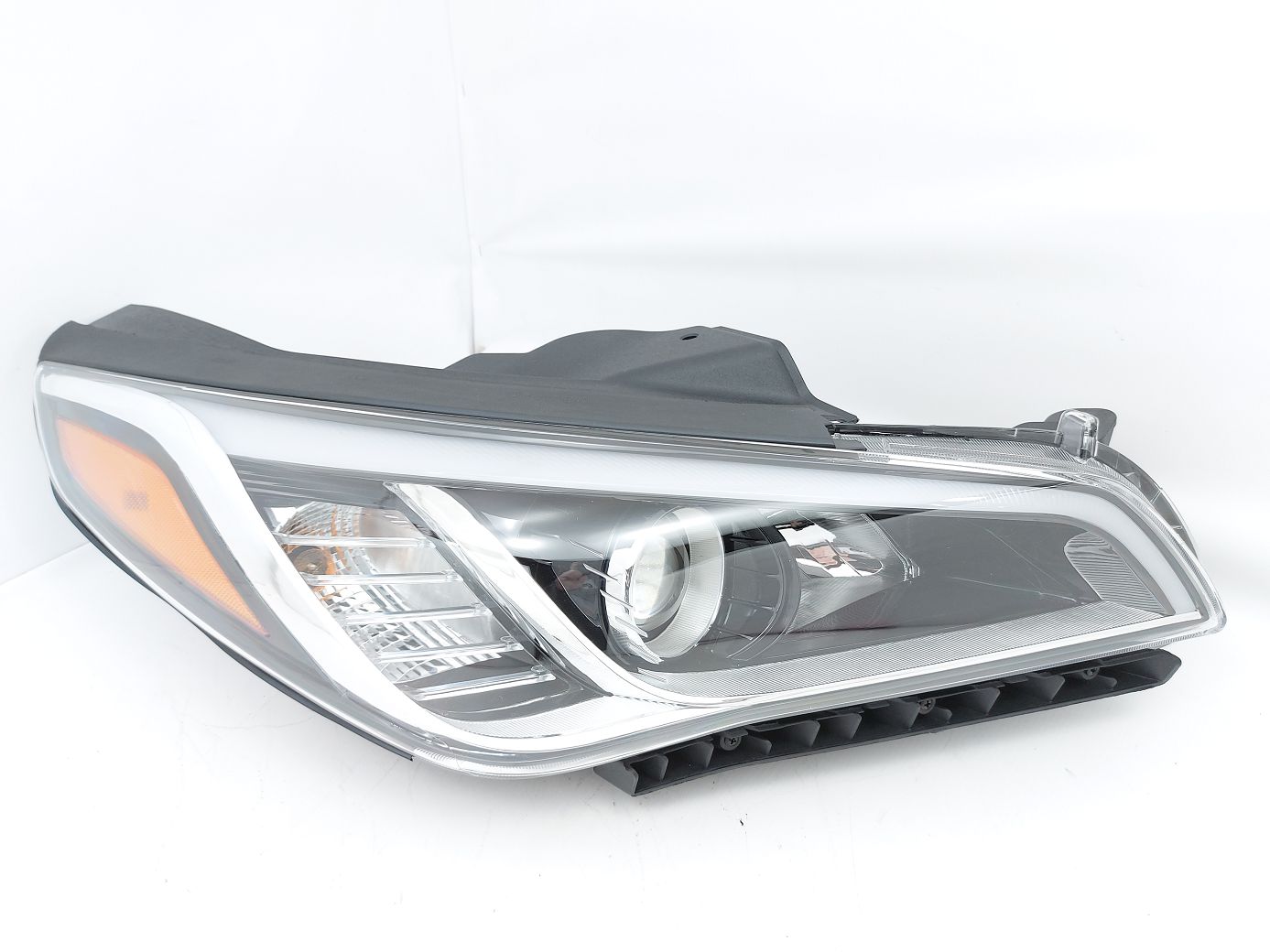 Фары головного света Фара передняя правая (дефект) Hyundai Sonata 2015-2017 92102C2000 Hyundai Sonata 1