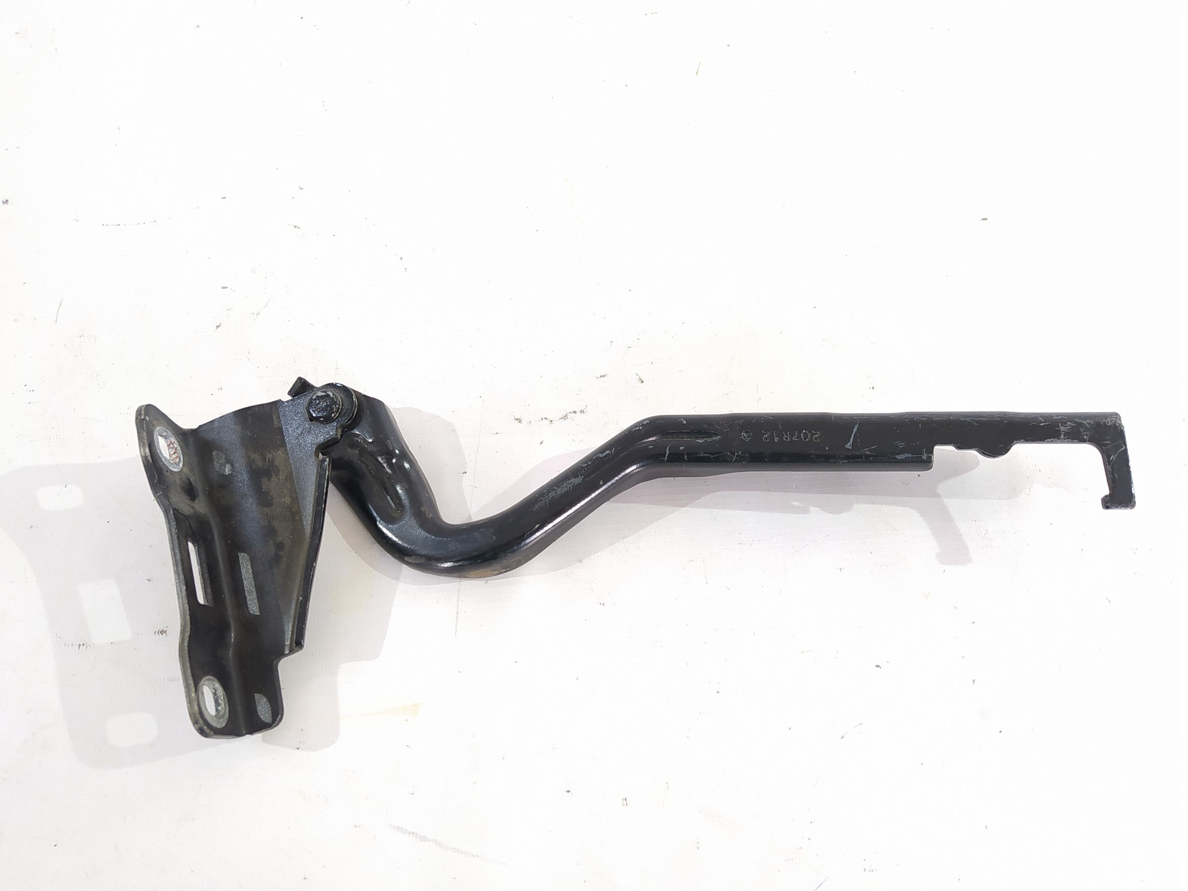 Dart Петля капота права Dodge Dart 2013-2019 68082130AA Dodge Dart 15