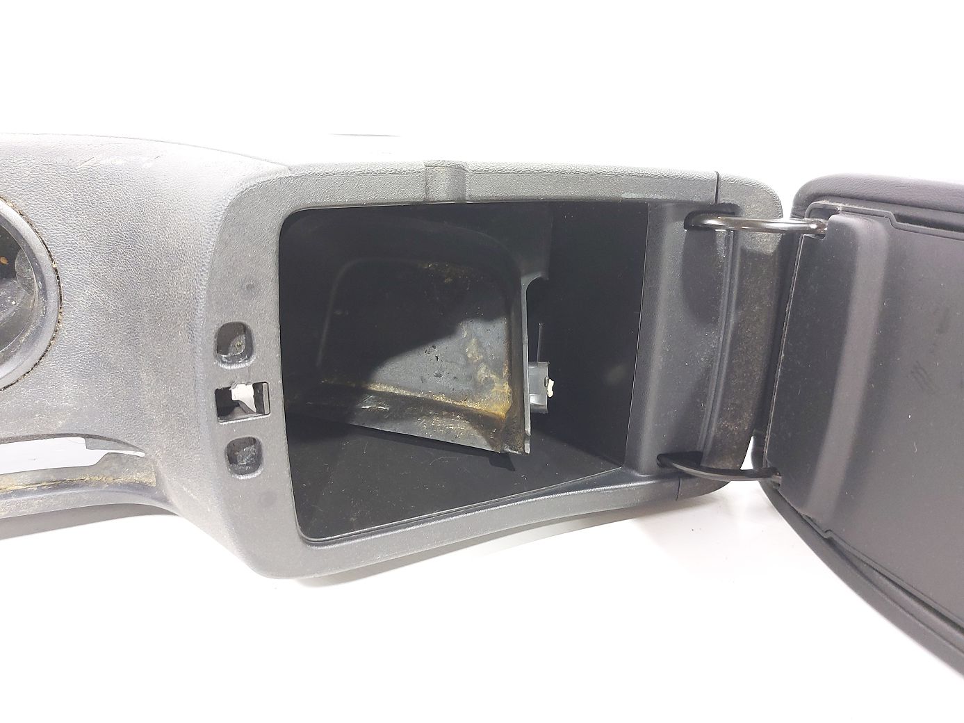 Dart Центральна консоль Dodge Dart 2014-2016 1YZ07DX9AC Dodge Dart 4