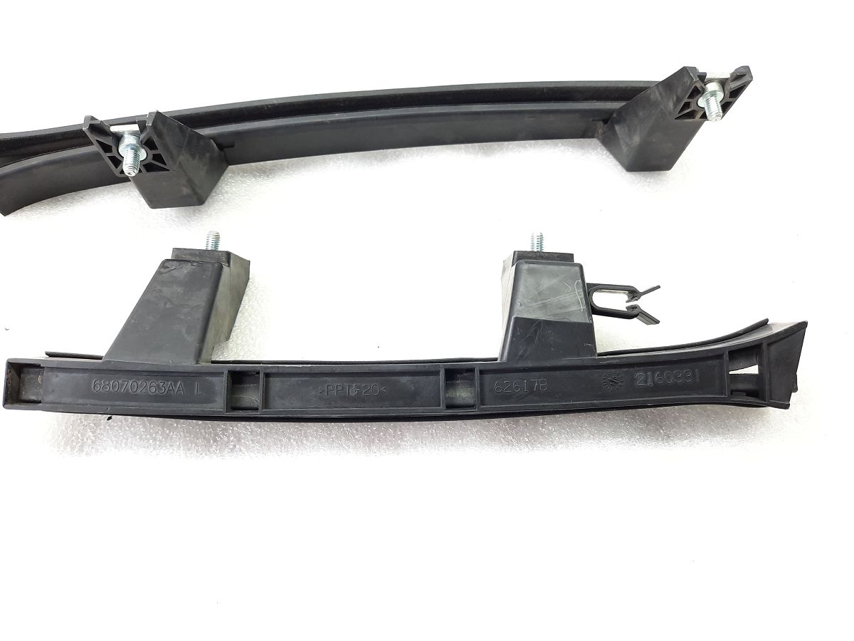 500 Напрямна скло дверей передньої лівої Fiat 500 2012-2018 68070263AA Fiat 500 4