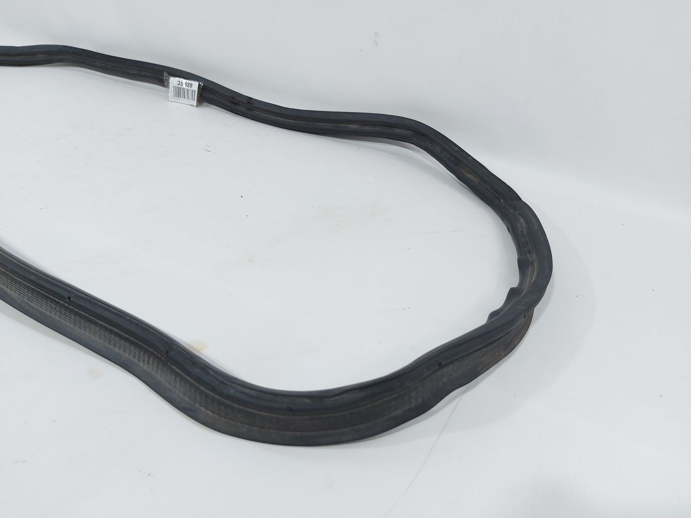 Dart Уплотнительная резинка багажного проёма Dodge Dart 2013-2019 68082813AI Dodge Dart 2