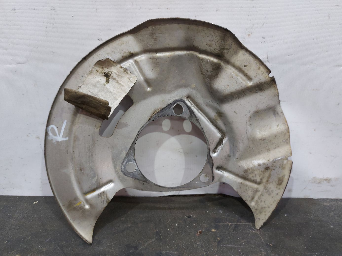 Malibu Пыльник тормозного диска переднего правого Chevrolet Malibu 2016-2021 23377440 Chevrolet Malibu 5