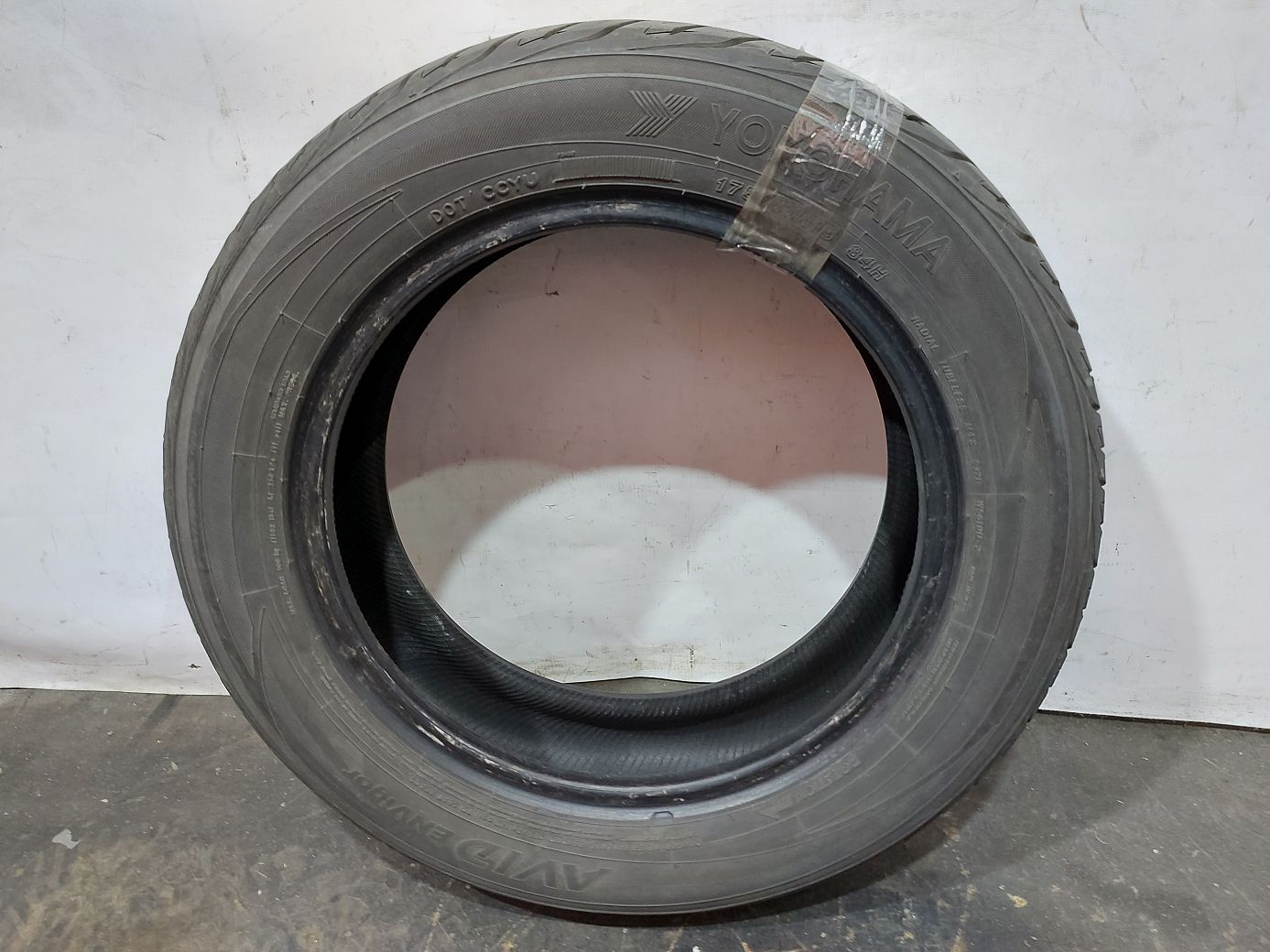  Гума Yokohama Avid Envigor 175/65R15 (Honda Insight) 6