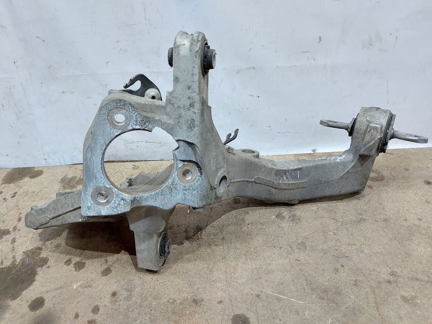 Dart Поворотний кулак задній правий Dodge Dart 2013-2019 68204866AC Dodge Dart 23