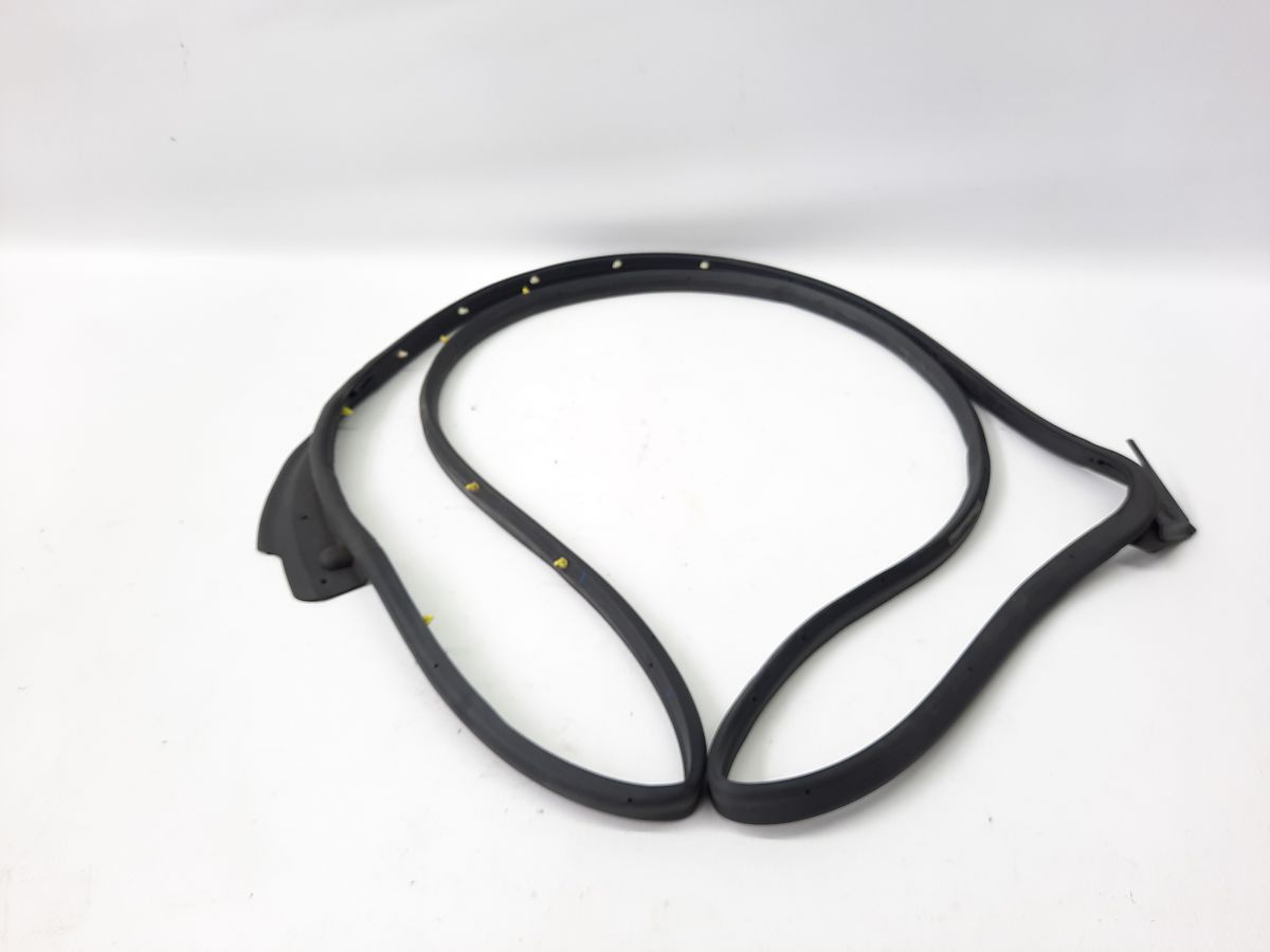 Journey Уплотнительная резинка двери передней правой Dodge Journey 2009-2020 5076866AD Dodge Journey 9