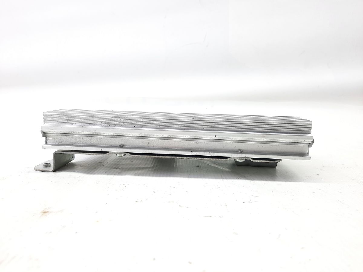 Grand caravan. Аудиоусилитель Dodge Grand Caravan 2008-2020 5107086AI Dodge Grand Caravan