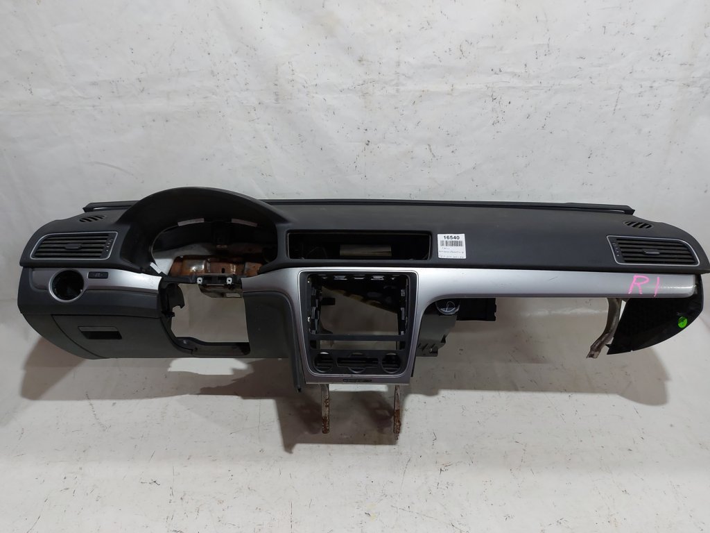 Passat s Торпеда Volkswagen Passat S 2012-2015 561857003L81X Volkswagen Passat S 9