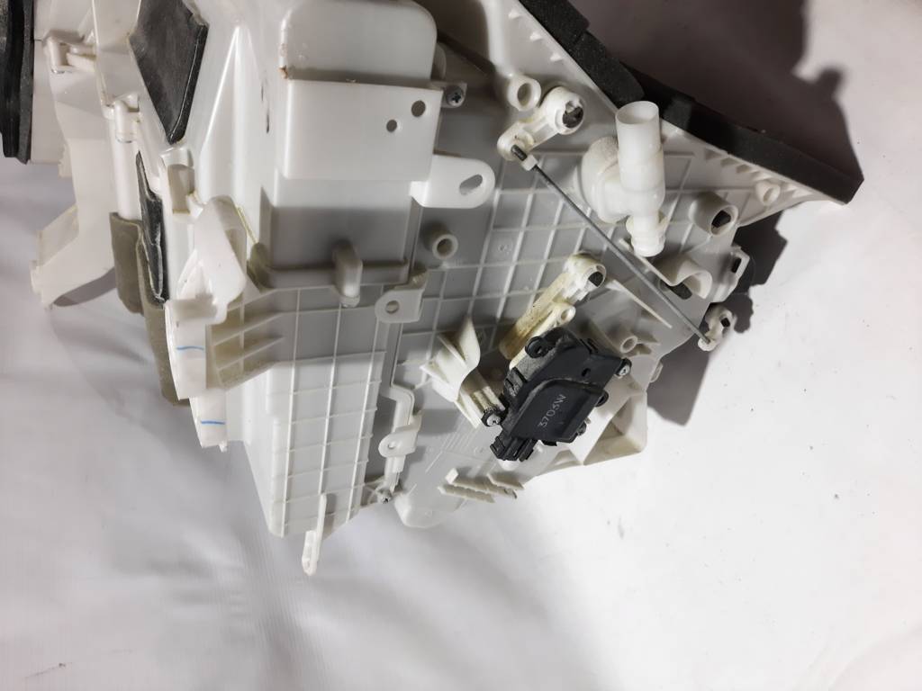 6. Піч салону Mazda 6 2014-2015 GHR961130D Mazda 6