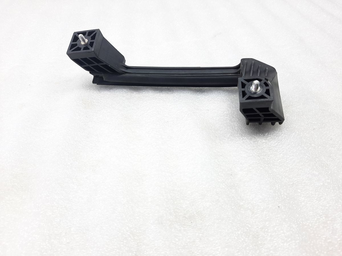 Accent Направляющая стекла двери задней правой Hyundai Accent 2012-2017 835201R000 Hyundai Accent 1