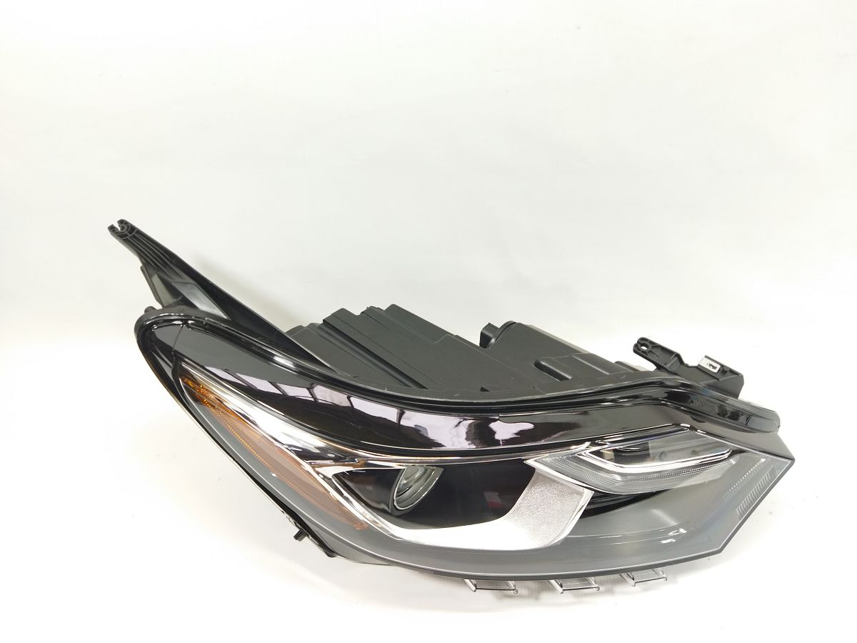 Фари головного світла Фара передня права (HALOGEN) Chevrolet Equinox 2017-2020 84258448 Chevrolet Equinox 5