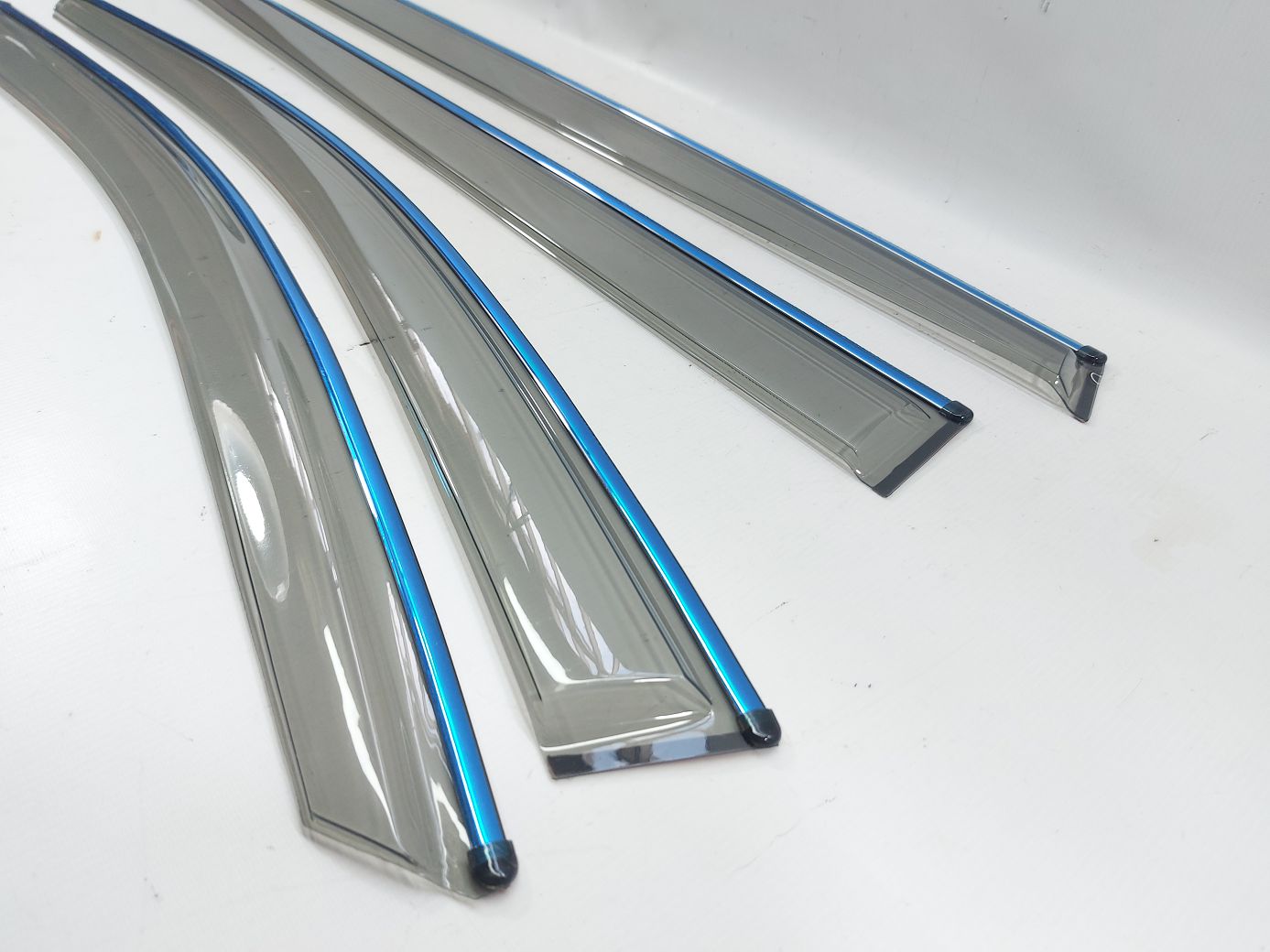 Вітровики бокового скла Дефлектори вікон (дефект) Volkswagen dflc00007 Volkswagen ID.6X 2