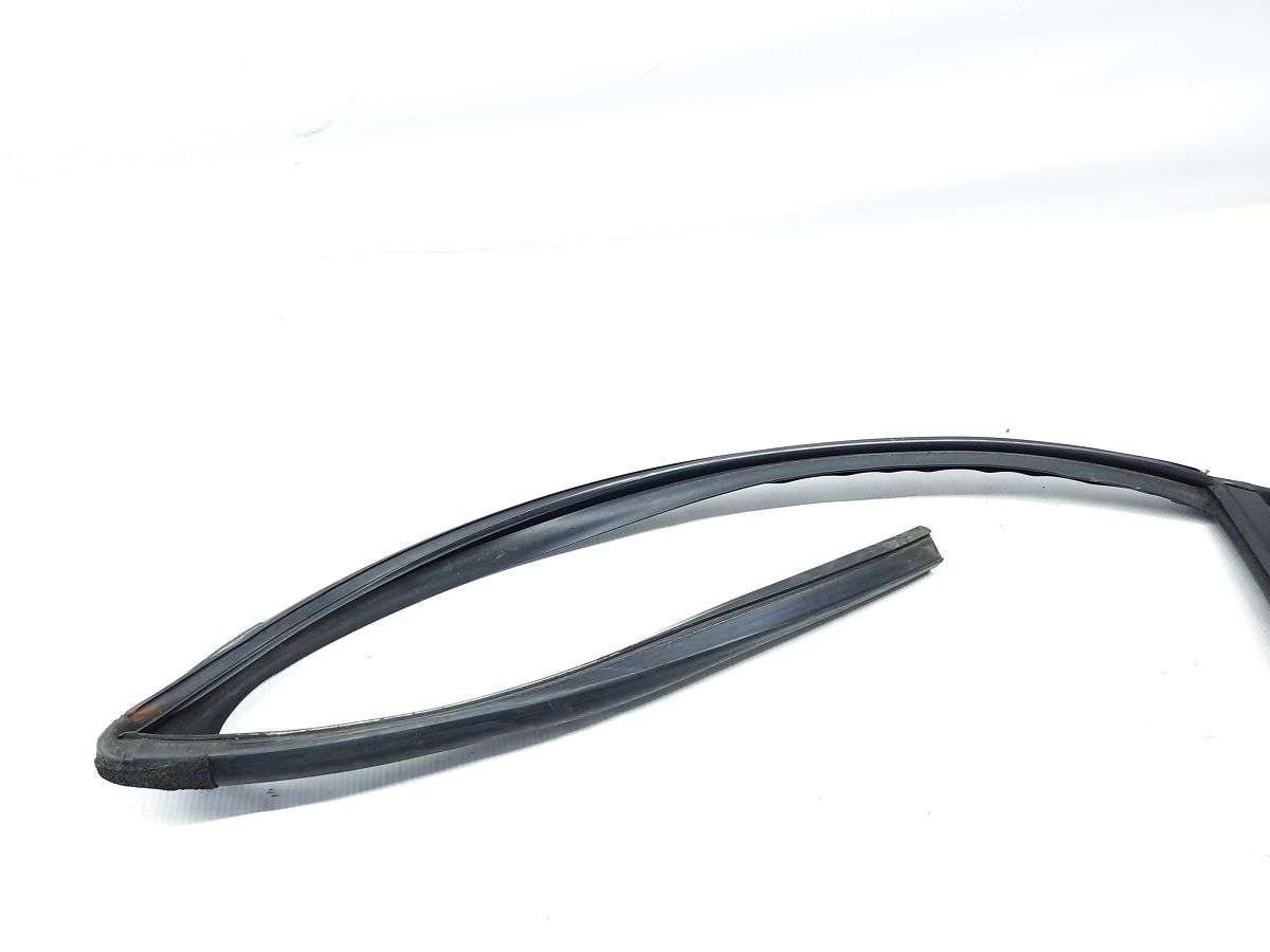 Mkt Напрямна гумка скла з кватиркою дверей задньої лівої Lincoln MKT 2010-2019 AE9Z7425767A Lincoln MKT 4