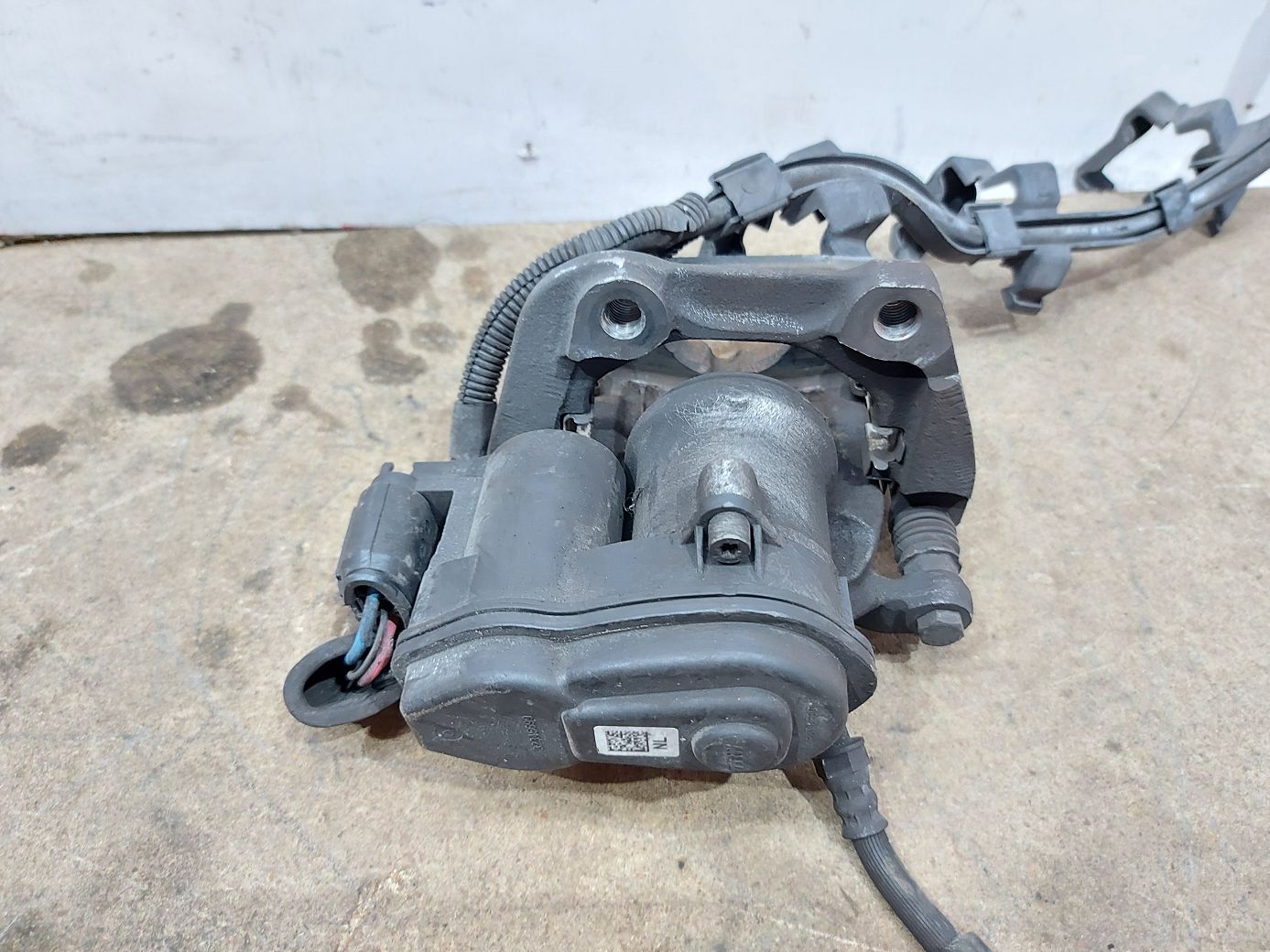 5 series Суппорт тормозной задний левый BMW 5 series 2011-2016 34216793041 BMW 5 series 4