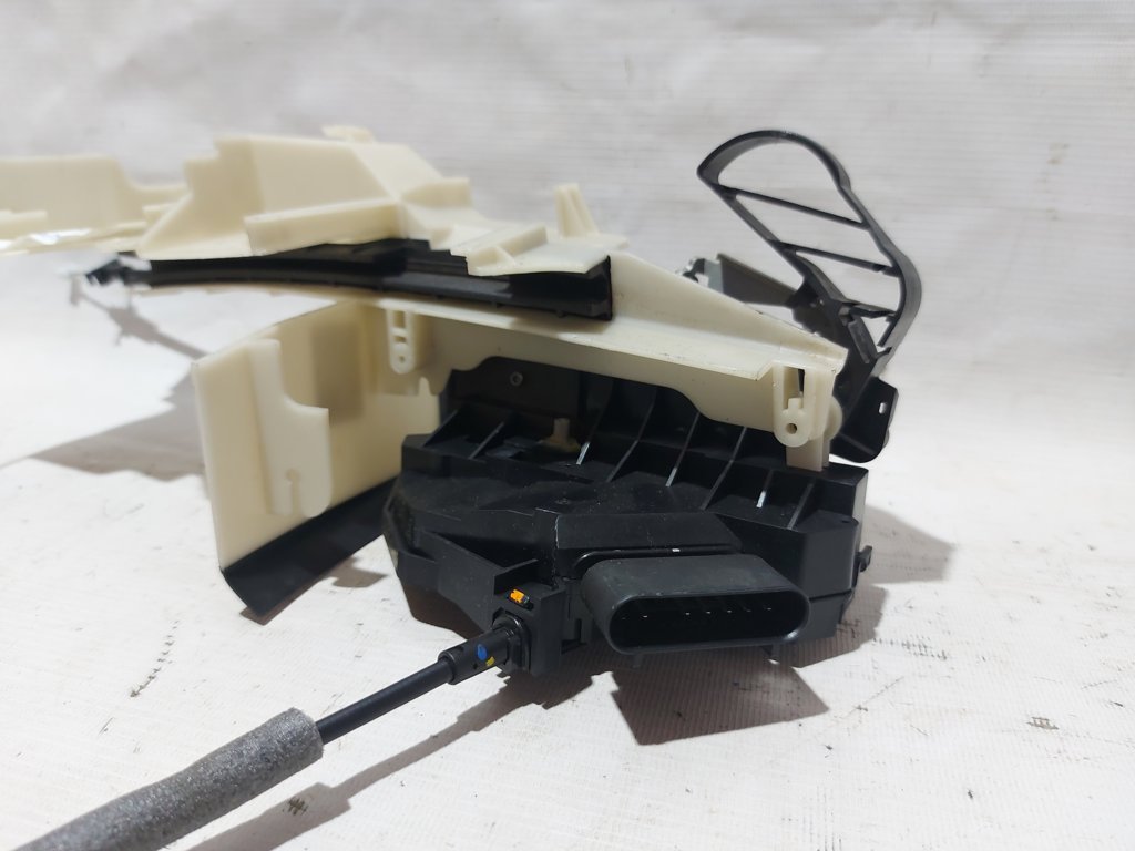 Focus Замок дверей передньої/задньої лівої Ford Focus 2012-2014 CM5Z54219A65E Ford Focus 10