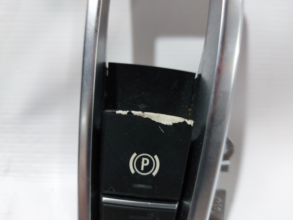 5 series Кнопка гальма стоянки BMW 5 series 2011-2019 61319877889 BMW 5 series 3 5 series Кнопка гальма стоянки BMW 5 series 2011-2019 61319877889 BMW 5 series 3