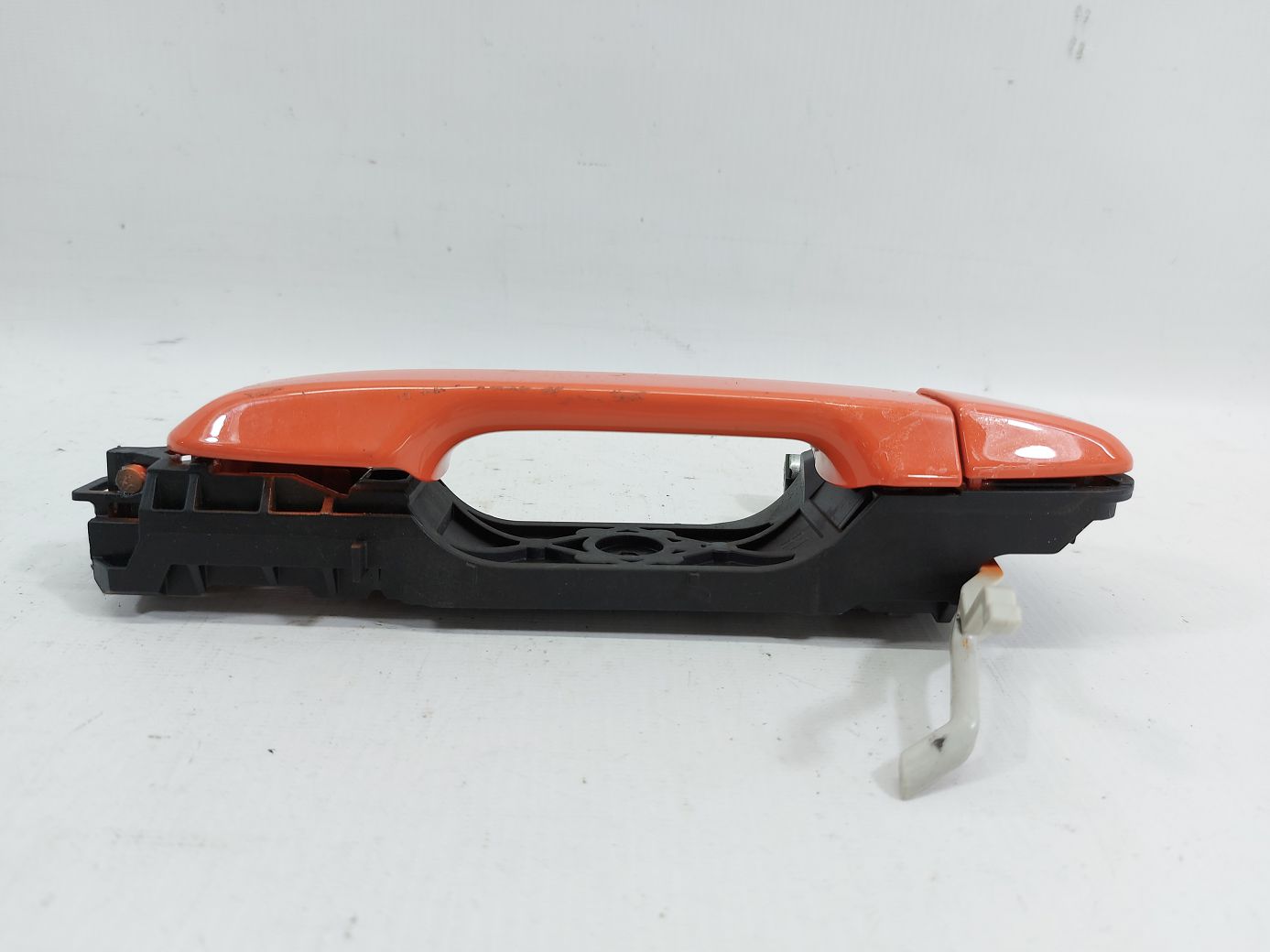 Prius c Ручка двери задней левой (оранжевая) наружная Toyota Prius C 2012-2015 6921152100E7 Toyota Prius C 3