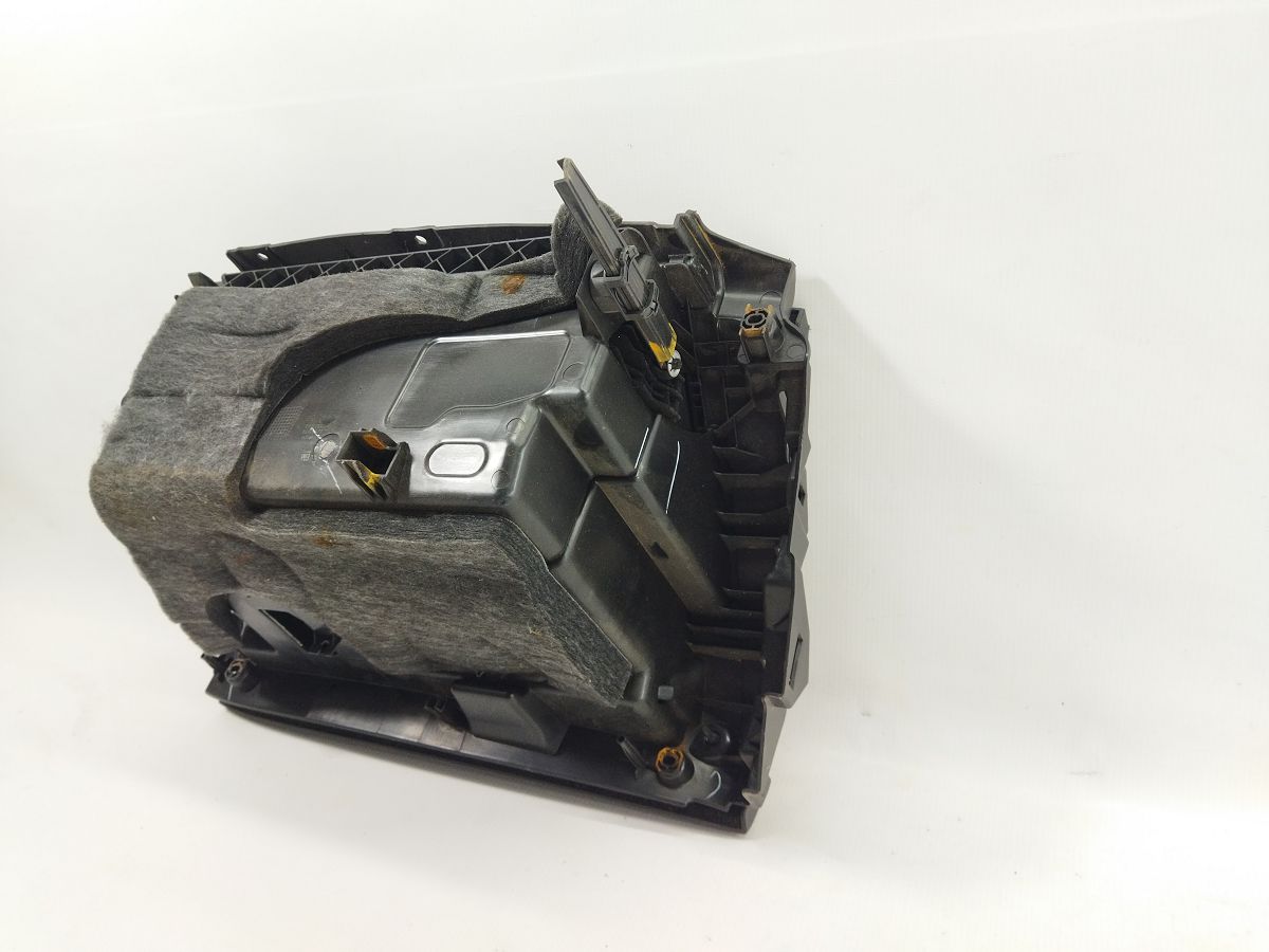 Regal Бардачок Buick Regal 2014-2017 23438258 Buick Regal 7