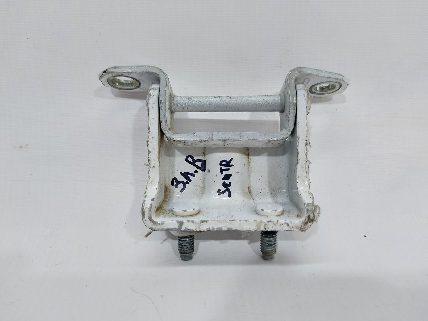Sentra. Петля двері задньої правої верхня Nissan Sentra 2009-2015 824019N00A Nissan Sentra