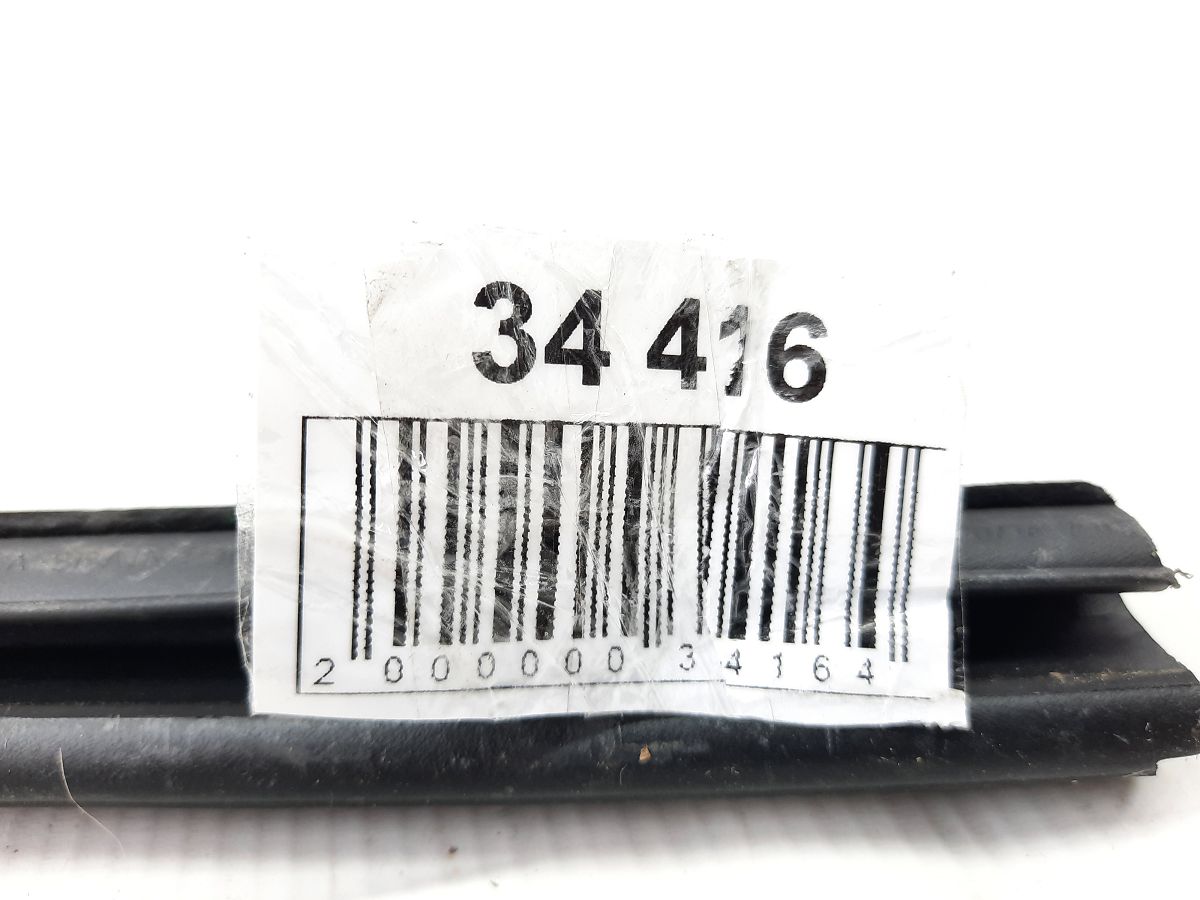 C-max Ущільнювальна гумка скла передньої лівої двері внутрішня Ford C-Max 2013-2018 AM5Z5821457A Ford C-Max 4